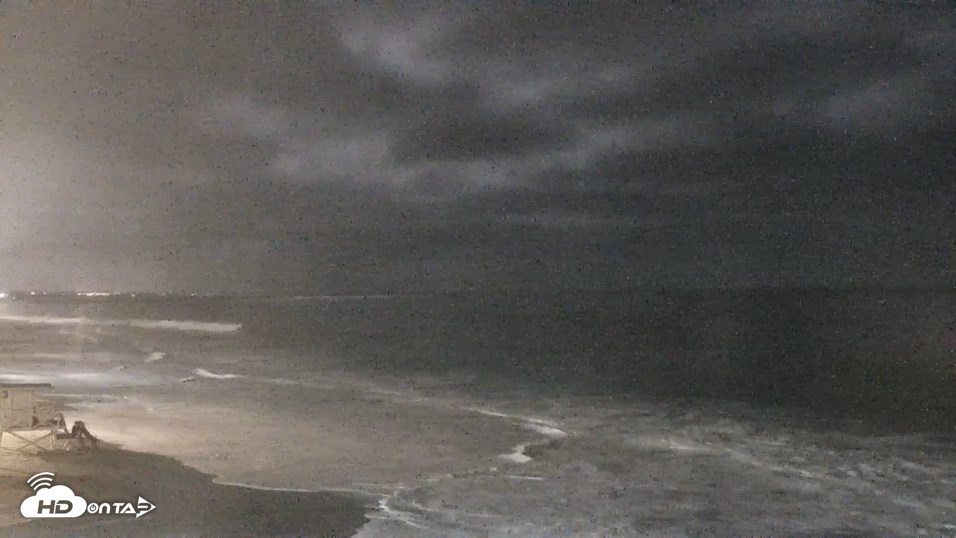 Snapshot of Carlsbad Beach Surf Live Webcam taken Jul 27, 2026, 10:43pm PDT