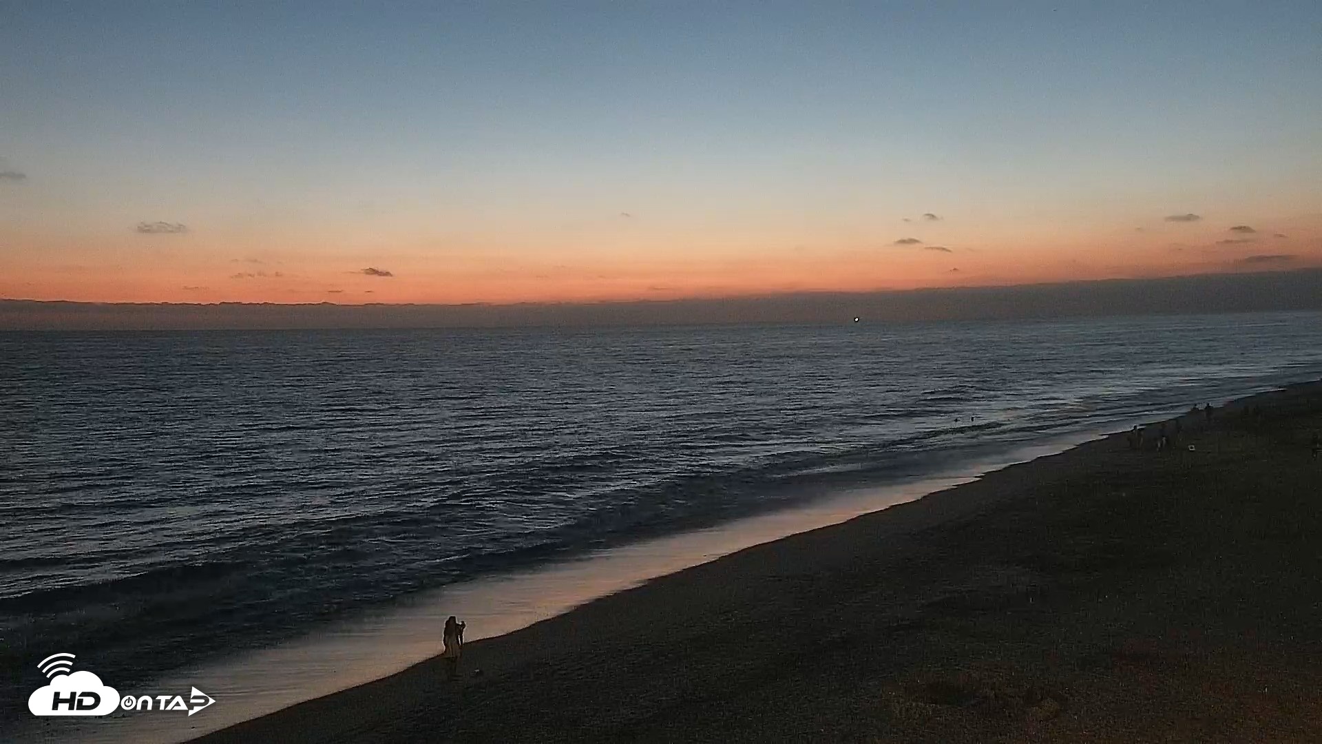 Snapshot of Carlsbad Beach Surf Live Webcam taken Aug 7, 2026, 8:21pm PDT