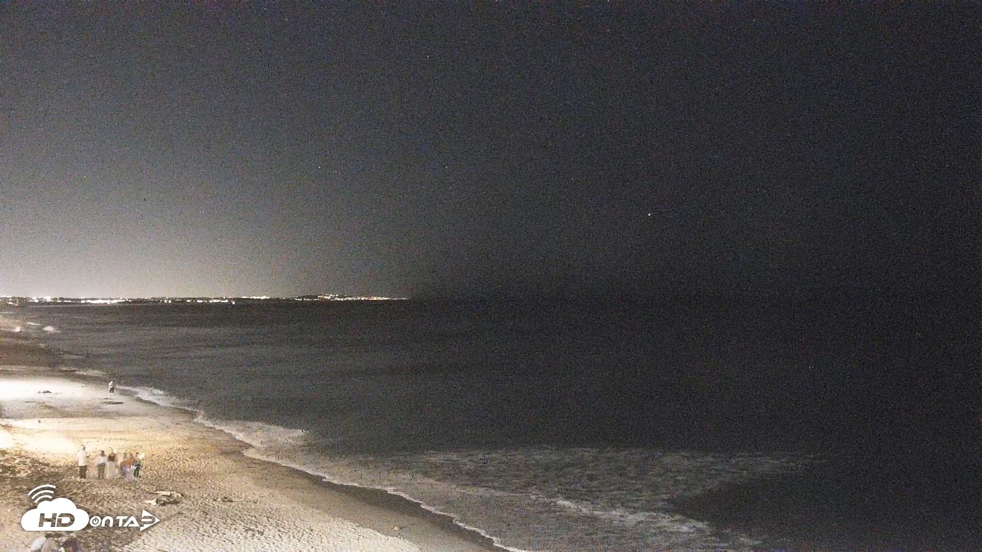 Snapshot of Carlsbad Beach Surf Live Webcam taken Mar 7, 2026, 7:25pm PST