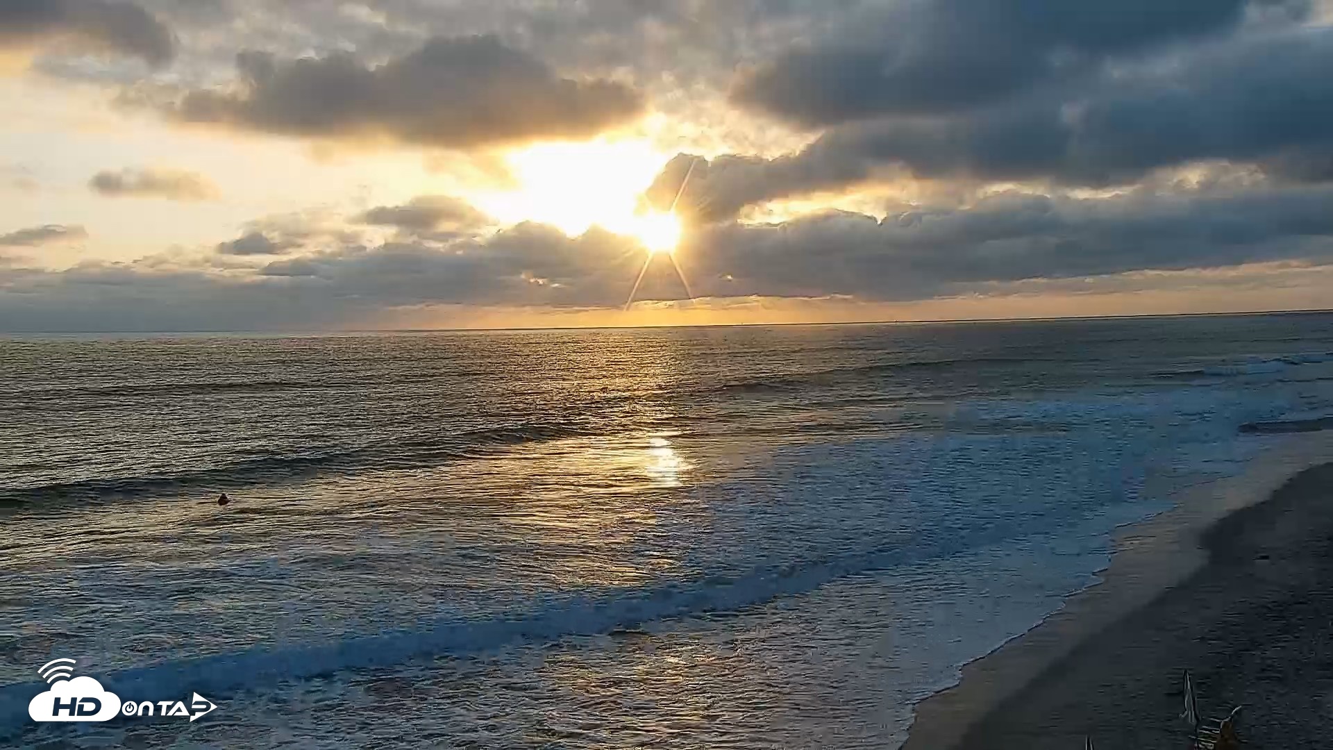 Snapshot of Carlsbad Beach Surf Live Webcam taken May 15, 2026, 7:24pm PDT