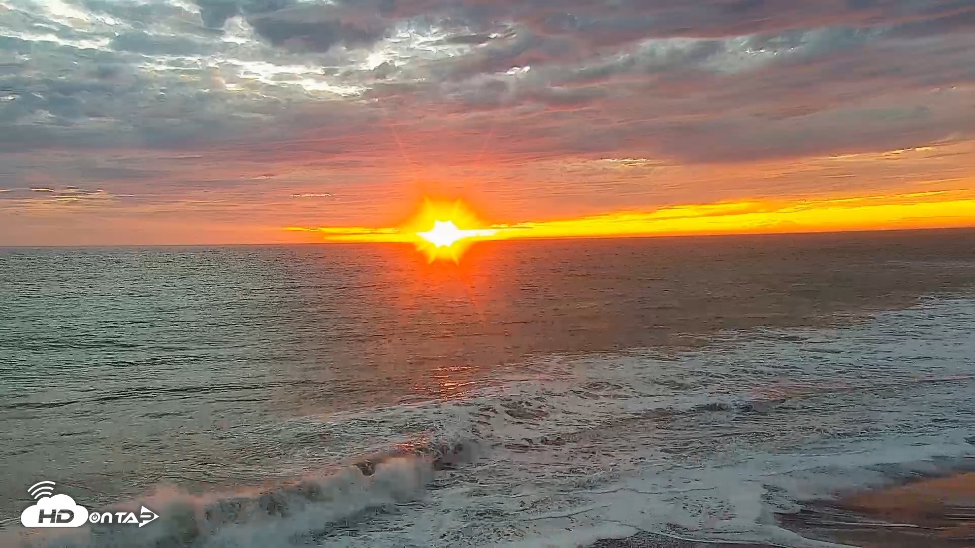 Snapshot of Carlsbad Beach Surf Live Webcam taken Sep 7, 2026, 7:04pm PDT