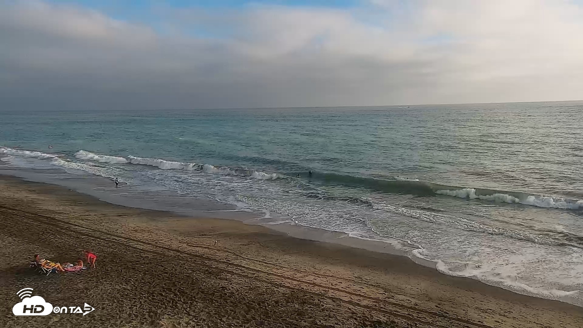 Snapshot of Carlsbad Beach Surf Live Webcam taken Aug 17, 2026, 6:26pm PDT