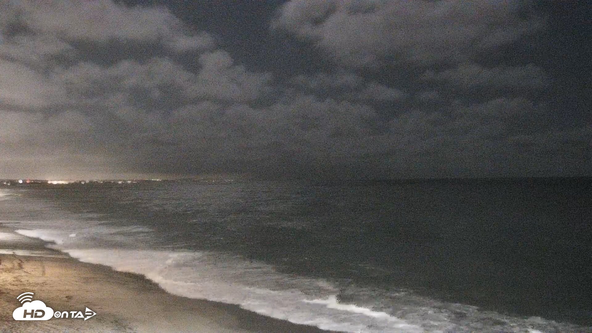 Snapshot of Carlsbad Beach Surf Live Webcam taken Sep 22, 2026, 9:29pm PDT