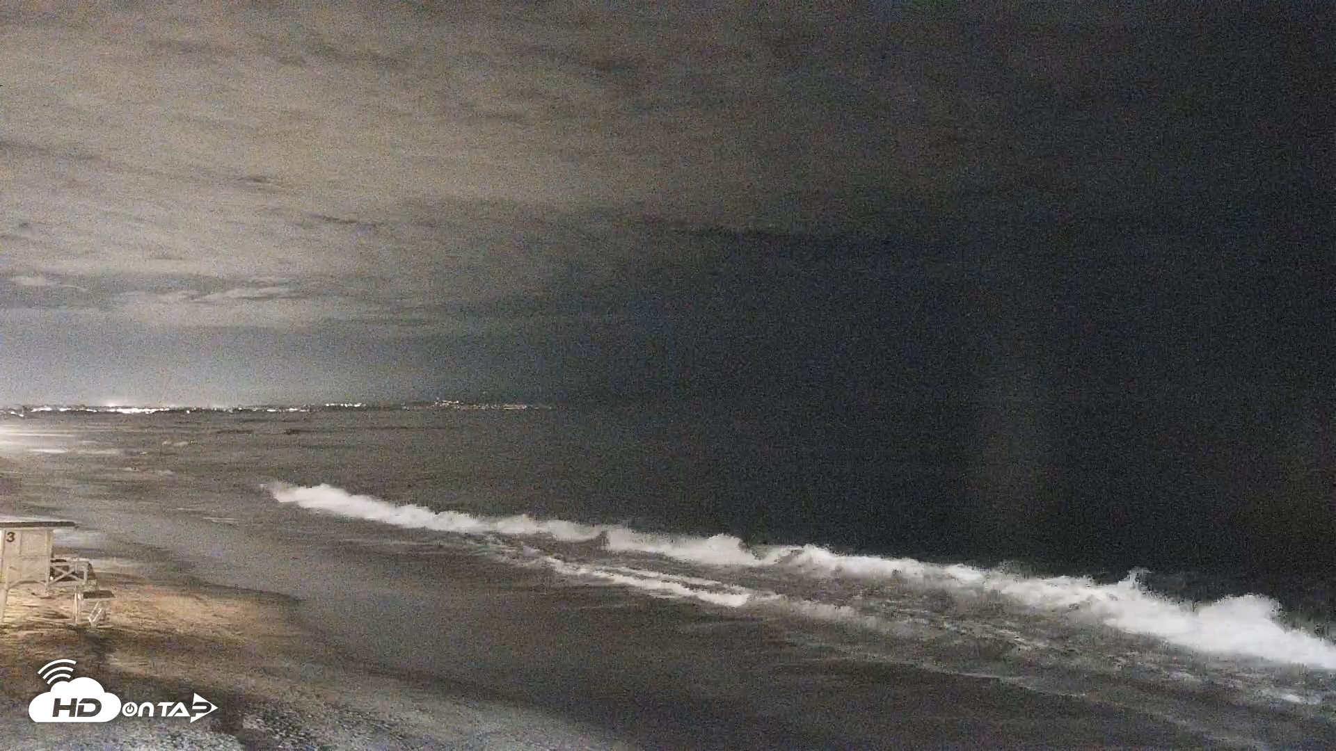 Snapshot of Carlsbad Beach Surf Live Webcam taken Sep 5, 2026, 9:49pm PDT