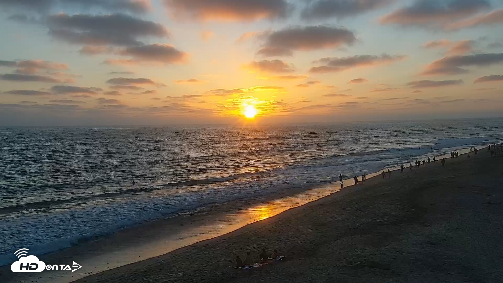 Snapshot of Carlsbad Beach Surf Live Webcam taken Aug 3, 2026, 7:41pm PDT