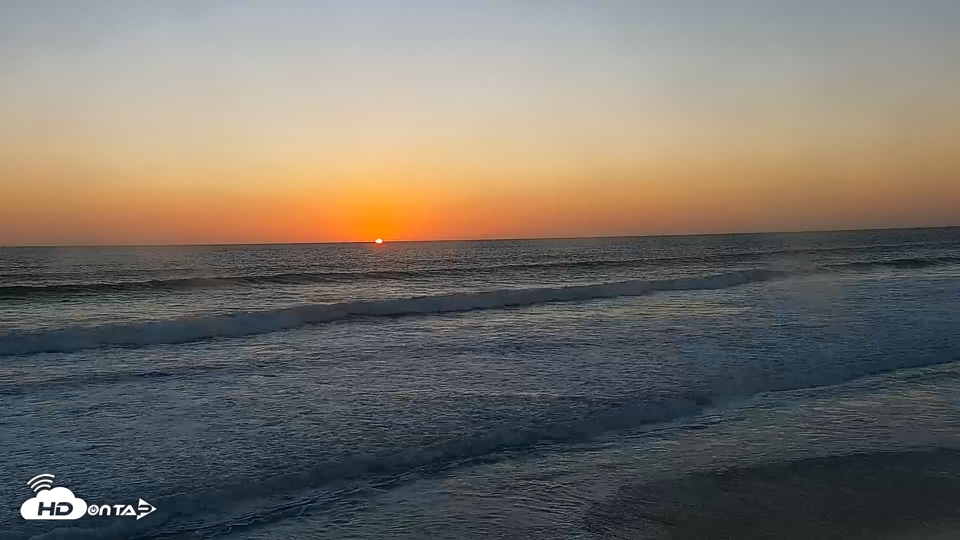 Snapshot of Carlsbad Beach Surf Live Webcam taken Oct 13, 2026, 6:19pm PDT