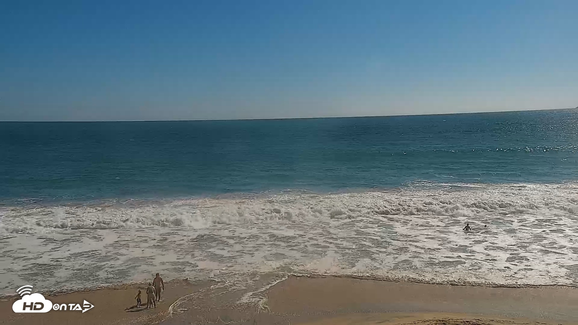 Snapshot of Carlsbad Beach Surf Live Webcam taken Jun 19, 2026, 4:40pm PDT