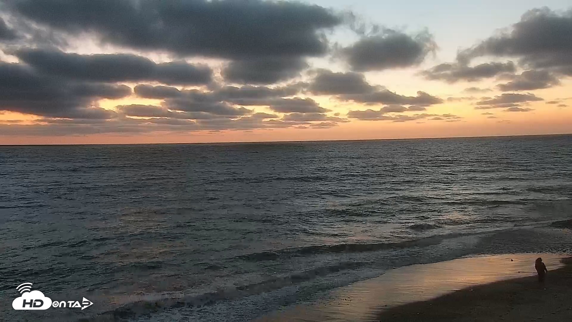 Snapshot of Carlsbad Beach Surf Live Webcam taken Sep 22, 2026, 7:13pm PDT