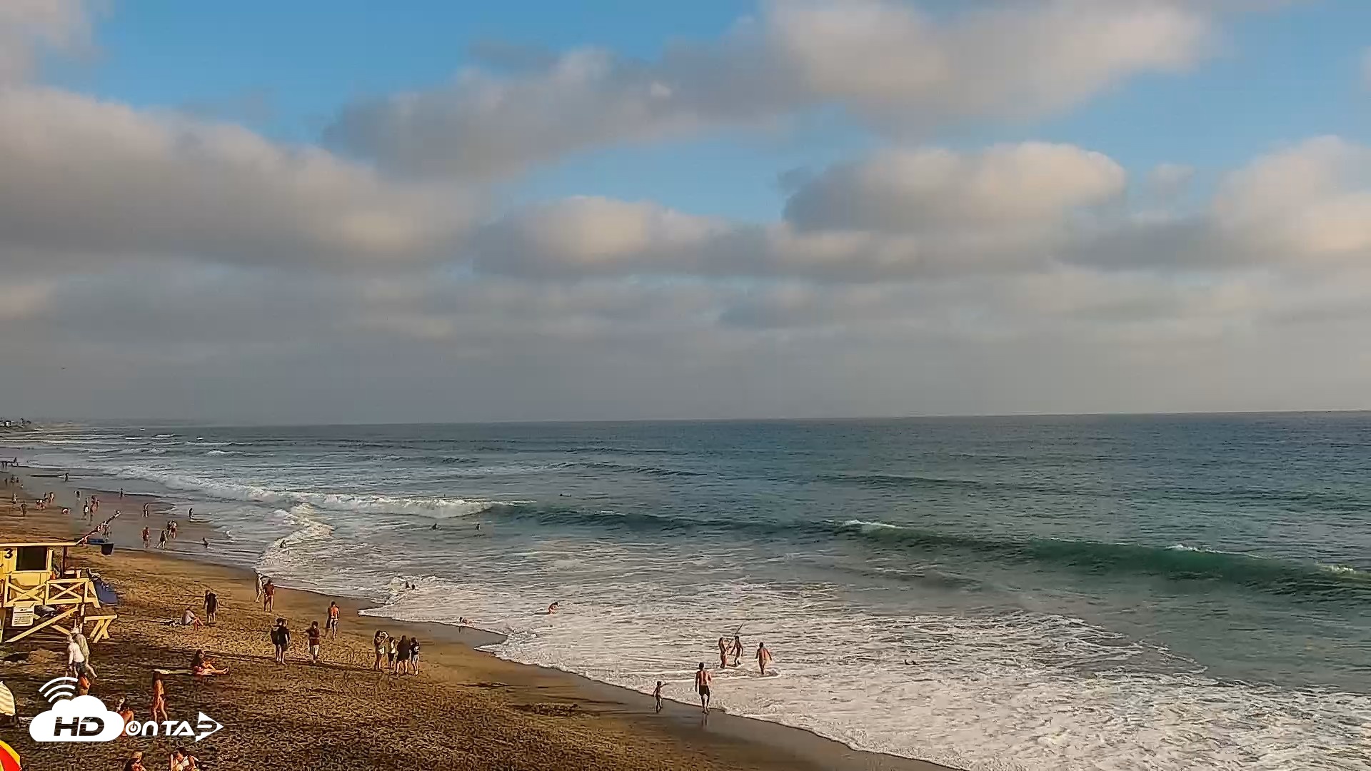 Snapshot of Carlsbad Beach Surf Live Webcam taken Aug 30, 2026, 6:27pm PDT