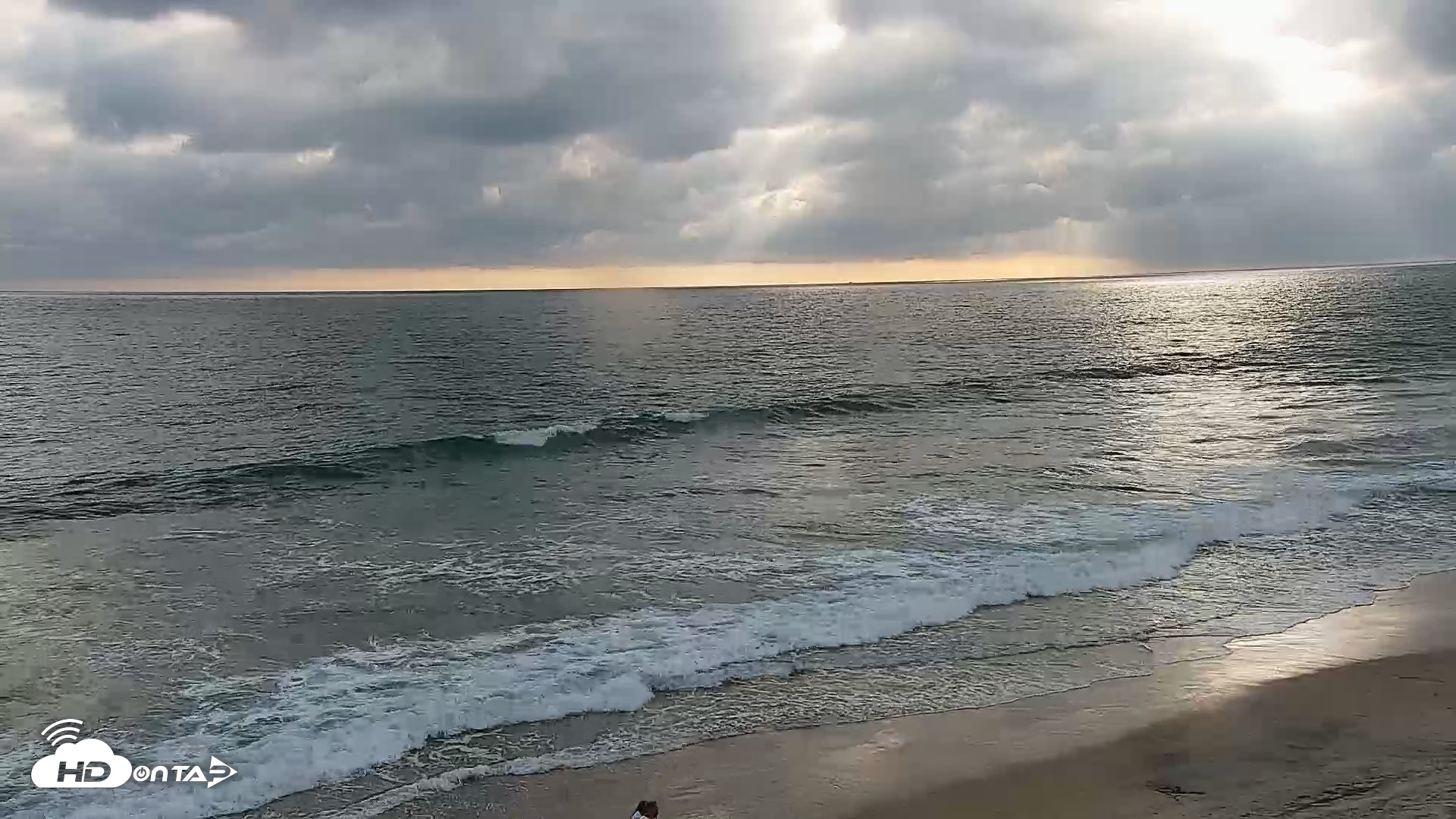 Snapshot of Carlsbad Beach Surf Live Webcam taken May 23, 2026, 6:14pm PDT