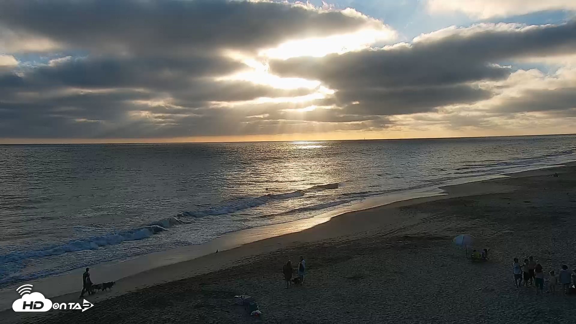 Snapshot of Carlsbad Beach Surf Live Webcam taken Jul 5, 2026, 7:19pm PDT