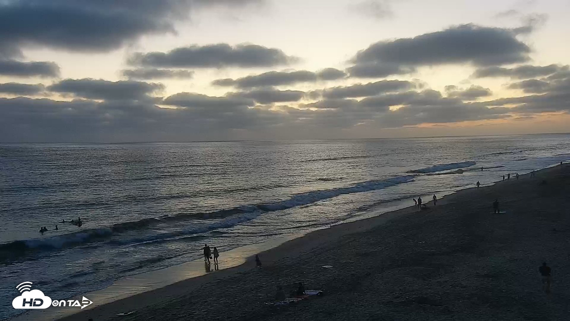 Snapshot of Carlsbad Beach Surf Live Webcam taken Aug 3, 2026, 8:09pm PDT