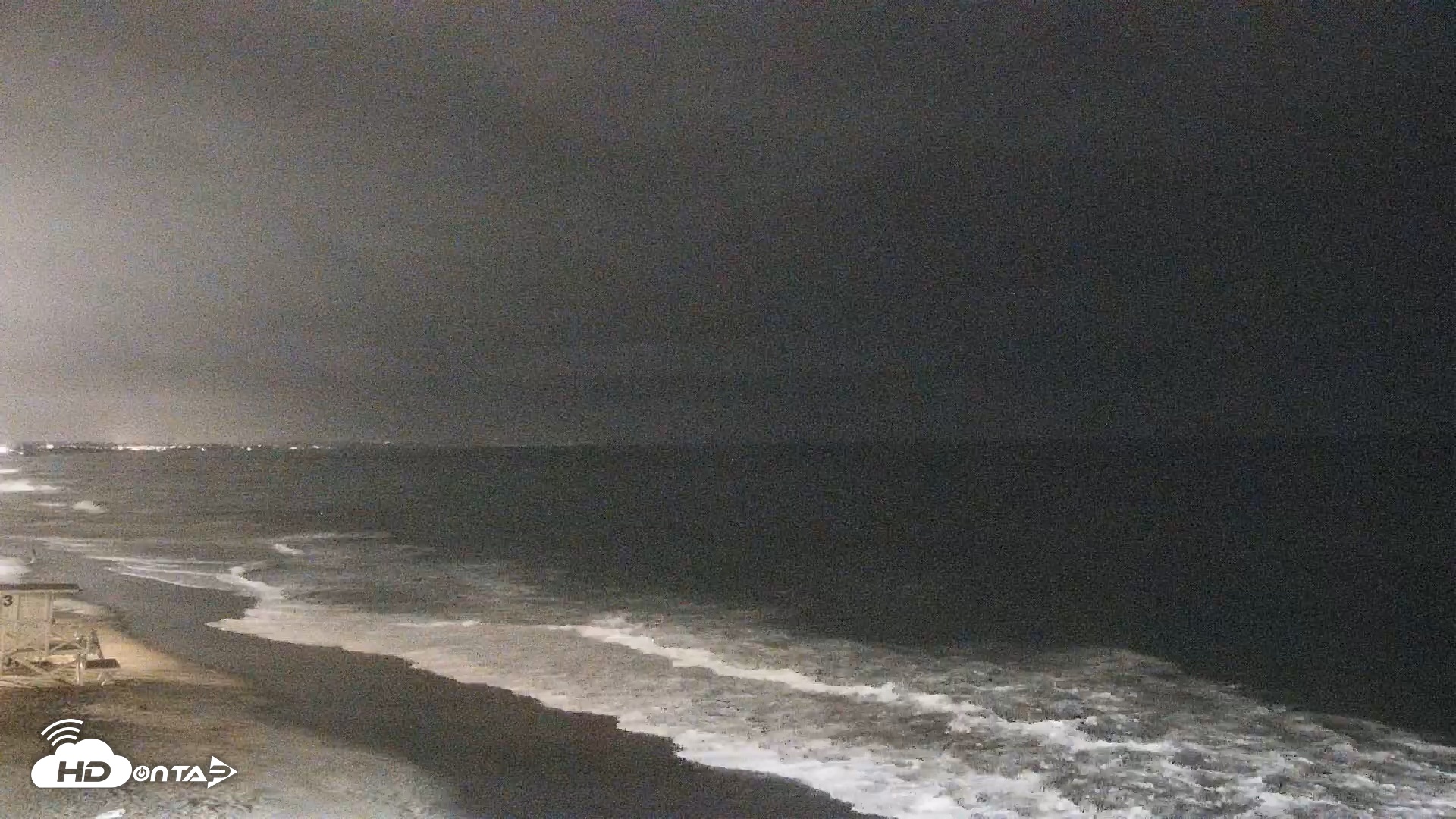 Snapshot of Carlsbad Beach Surf Live Webcam taken Jul 30, 2026, 10:20pm PDT