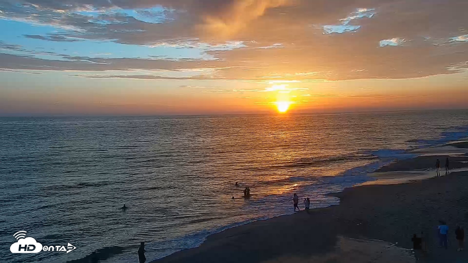 Snapshot of Carlsbad Beach Surf Live Webcam taken Jul 12, 2026, 7:56pm PDT