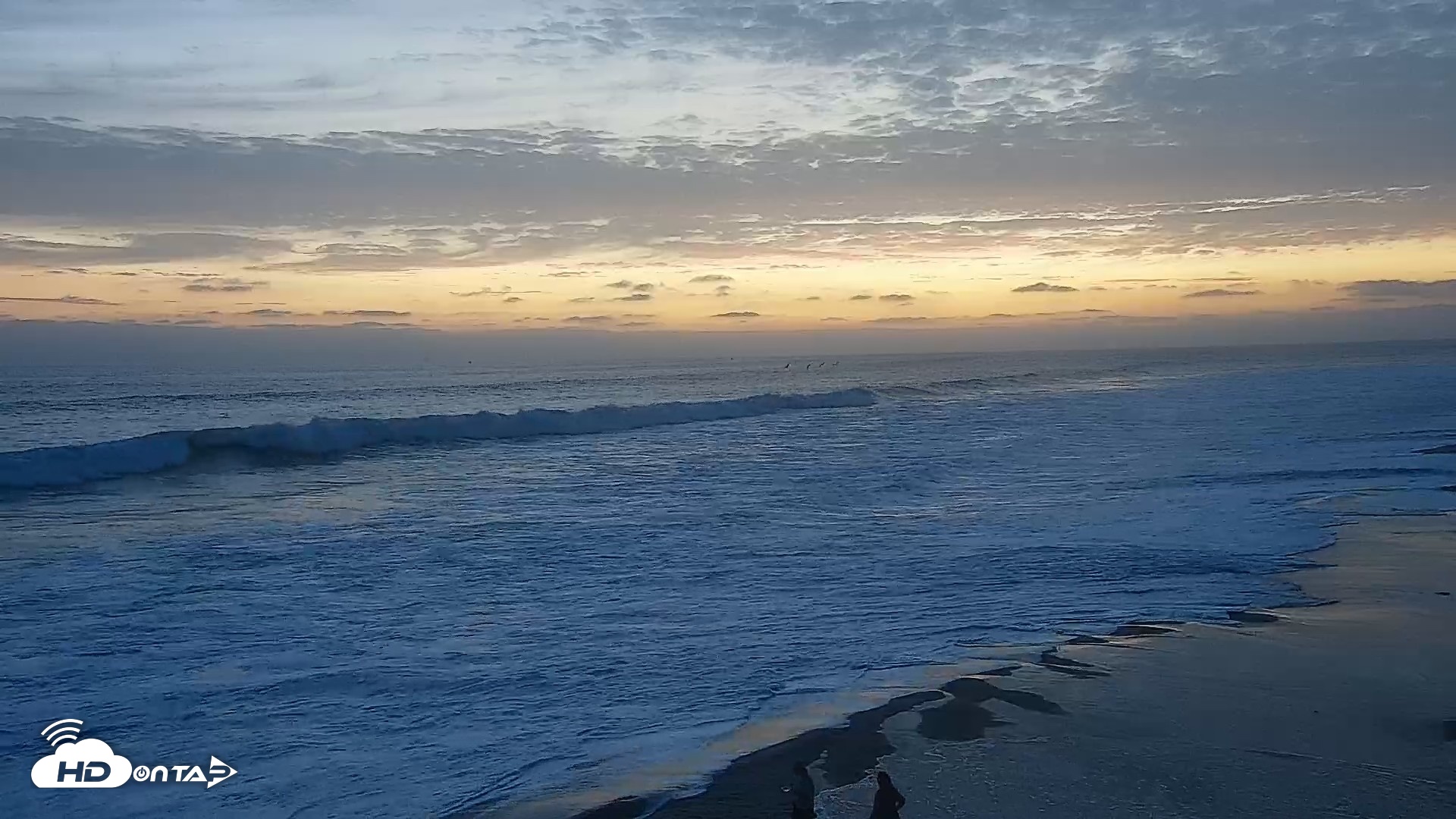 Snapshot of Carlsbad Beach Surf Live Webcam taken Jul 25, 2026, 8:18pm PDT