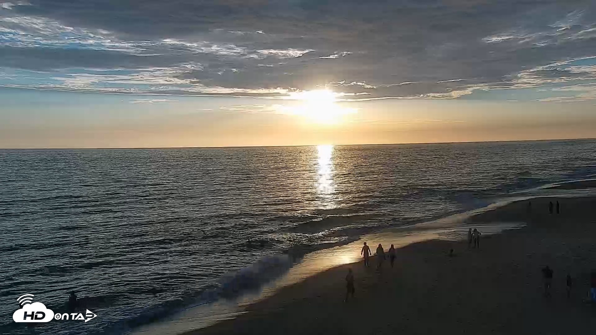 Snapshot of Carlsbad Beach Surf Live Webcam taken Jul 12, 2026, 7:34pm PDT