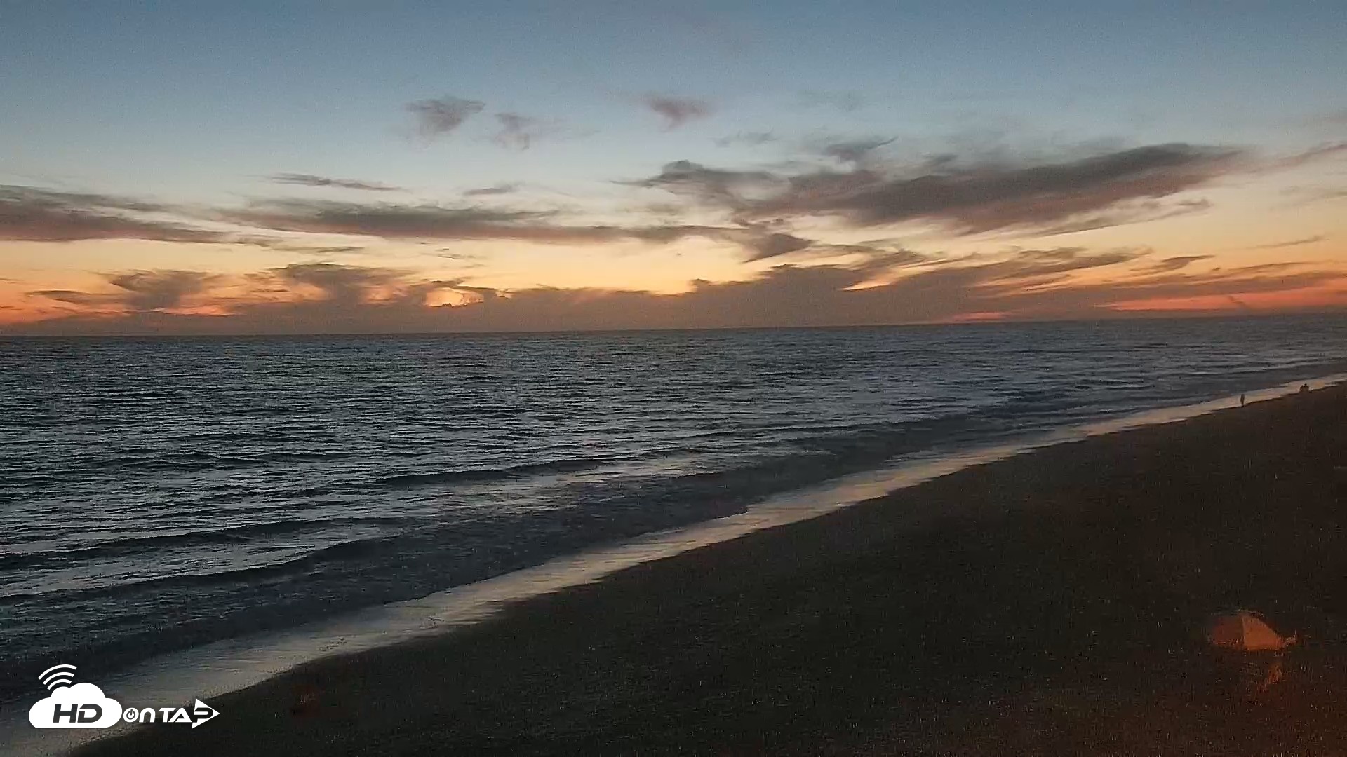 Snapshot of Carlsbad Beach Surf Live Webcam taken Aug 17, 2026, 8:07pm PDT
