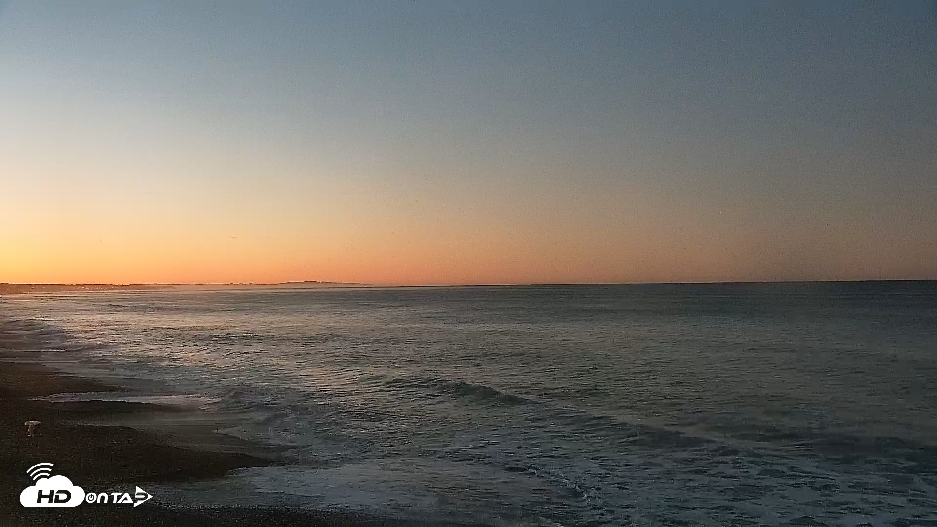 Snapshot of Carlsbad Beach Surf Live Webcam taken Oct 15, 2026, 6:28am PDT