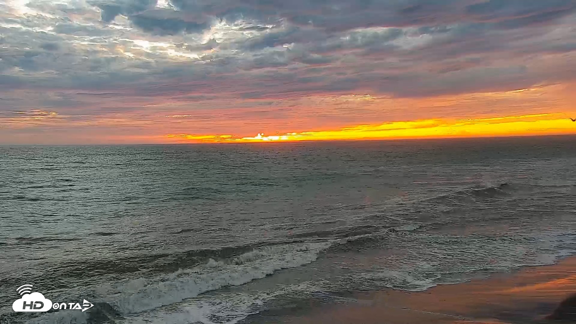 Snapshot of Carlsbad Beach Surf Live Webcam taken Sep 7, 2026, 7:01pm PDT