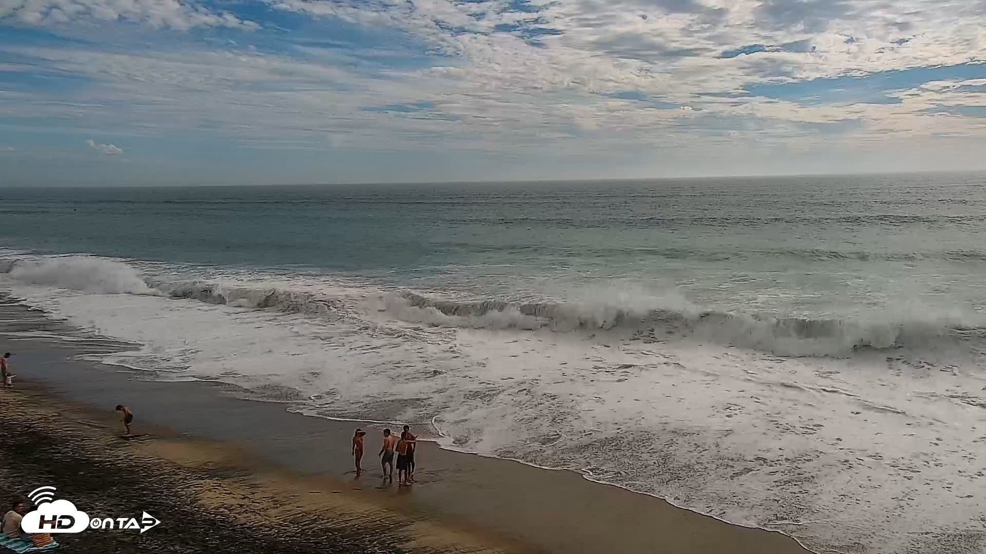 Snapshot of Carlsbad Beach Surf Live Webcam taken Sep 7, 2026, 4:27pm PDT