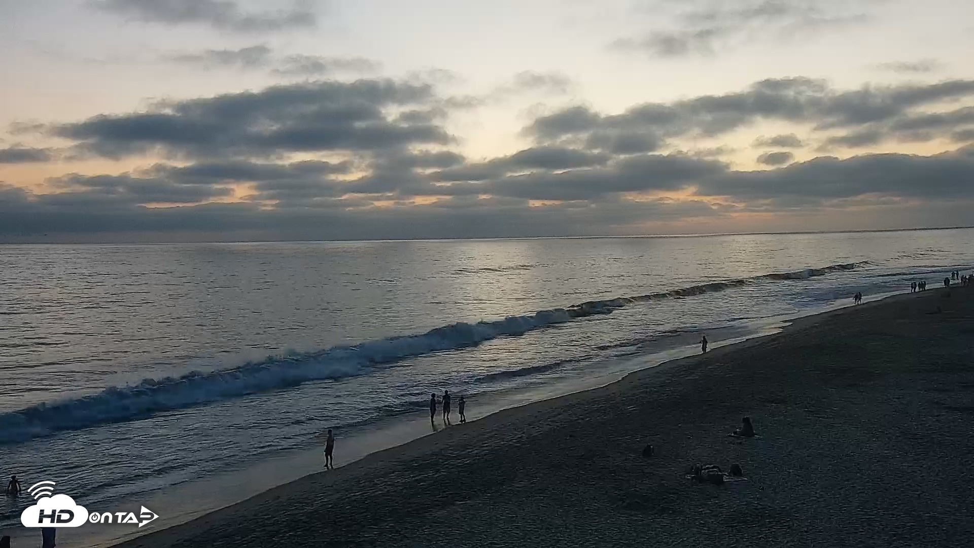 Snapshot of Carlsbad Beach Surf Live Webcam taken Jul 19, 2026, 8:14pm PDT