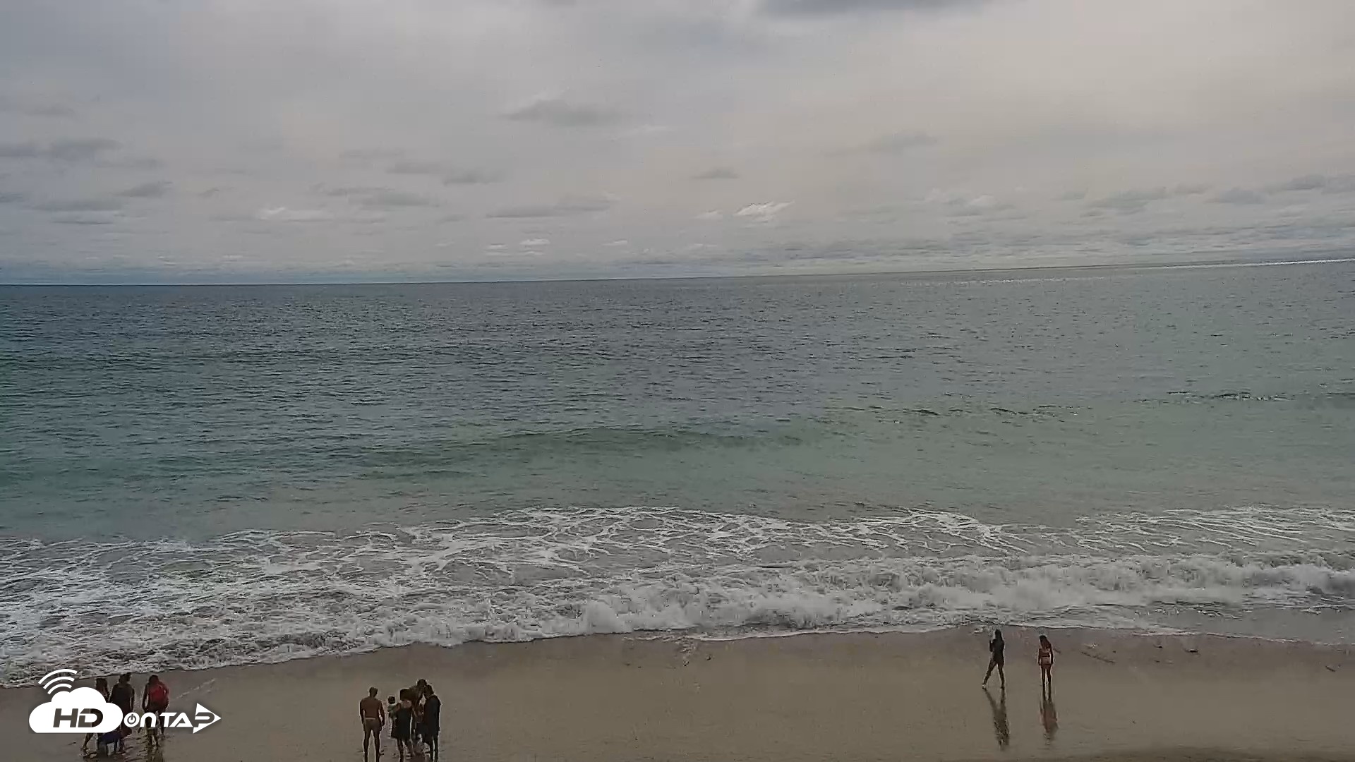Snapshot of Carlsbad Beach Surf Live Webcam taken Aug 13, 2026, 4:04pm PDT