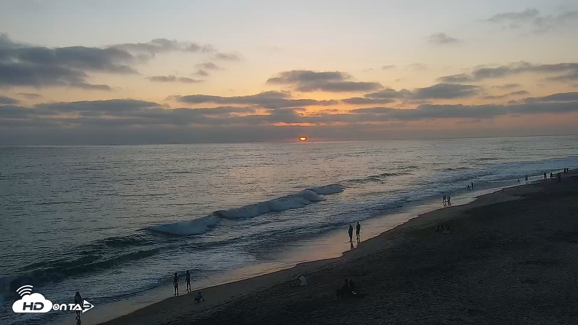 Snapshot of Carlsbad Beach Surf Live Webcam taken Jul 31, 2026, 7:47pm PDT