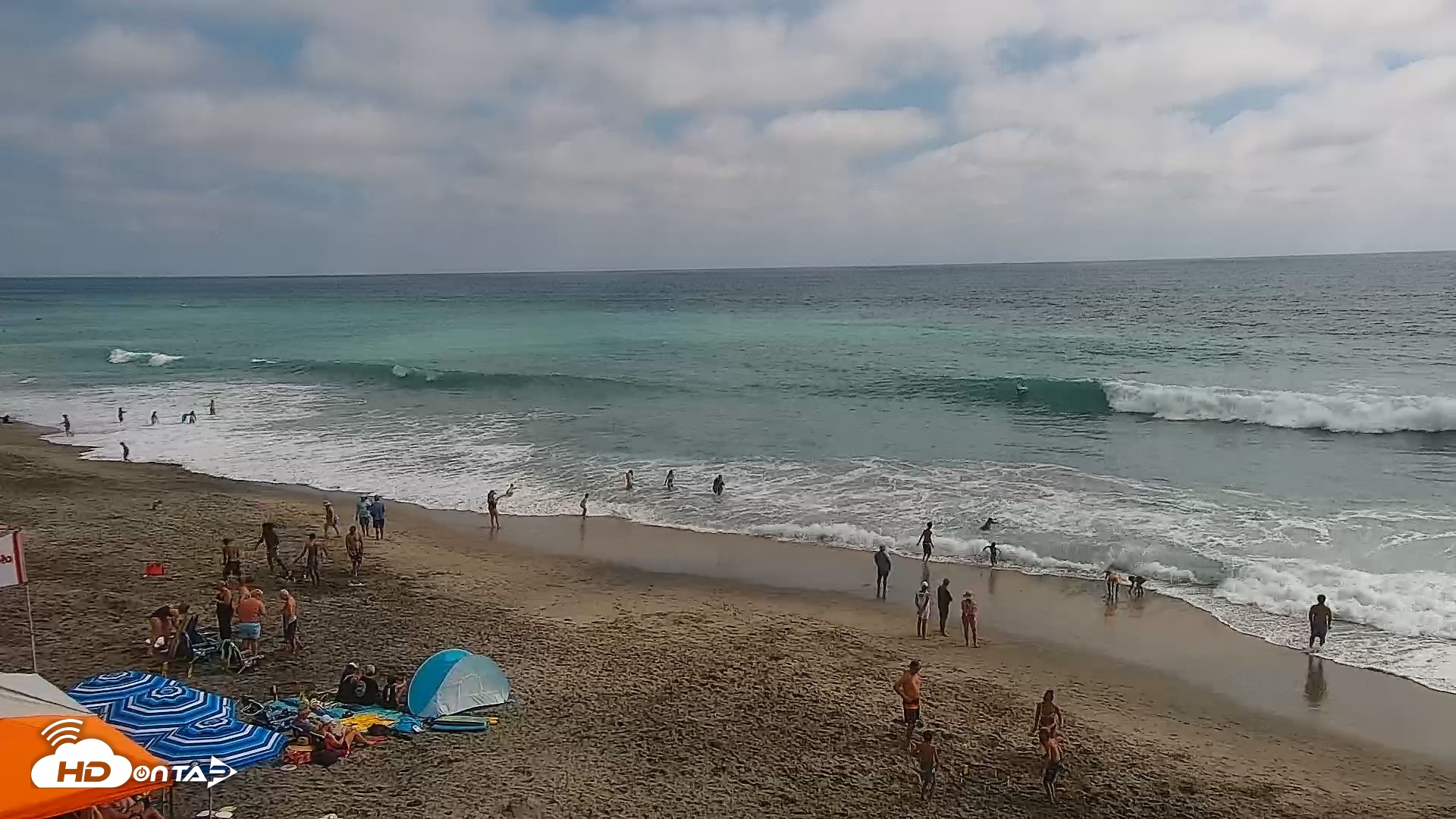 Snapshot of Carlsbad Beach Surf Live Webcam taken Jul 31, 2026, 4:01pm PDT