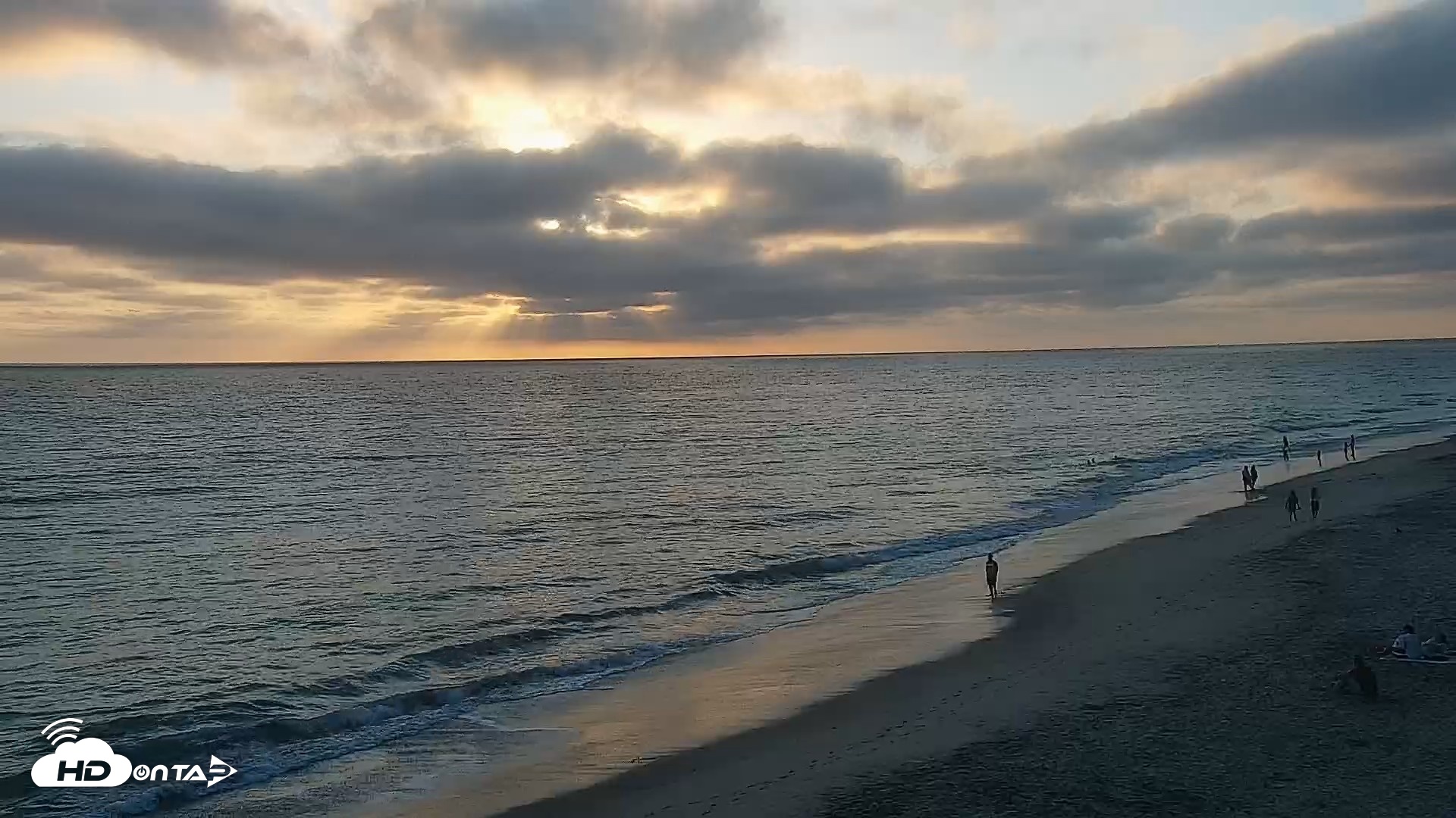 Snapshot of Carlsbad Beach Surf Live Webcam taken Aug 11, 2026, 7:10pm PDT
