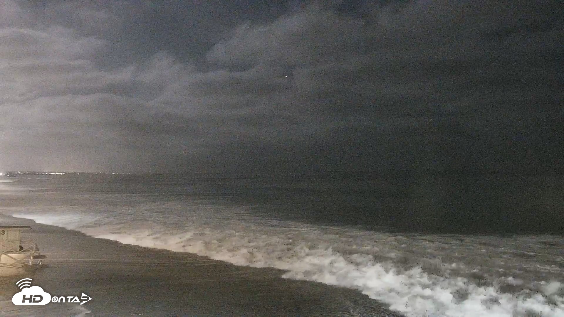 Snapshot of Carlsbad Beach Surf Live Webcam taken Jul 27, 2026, 9:16pm PDT