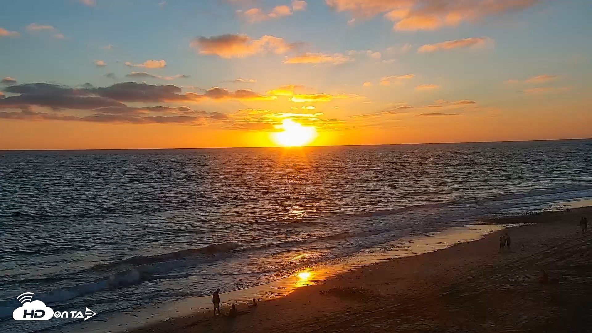 Snapshot of Carlsbad Beach Surf Live Webcam taken Sep 1, 2026, 7:08pm PDT