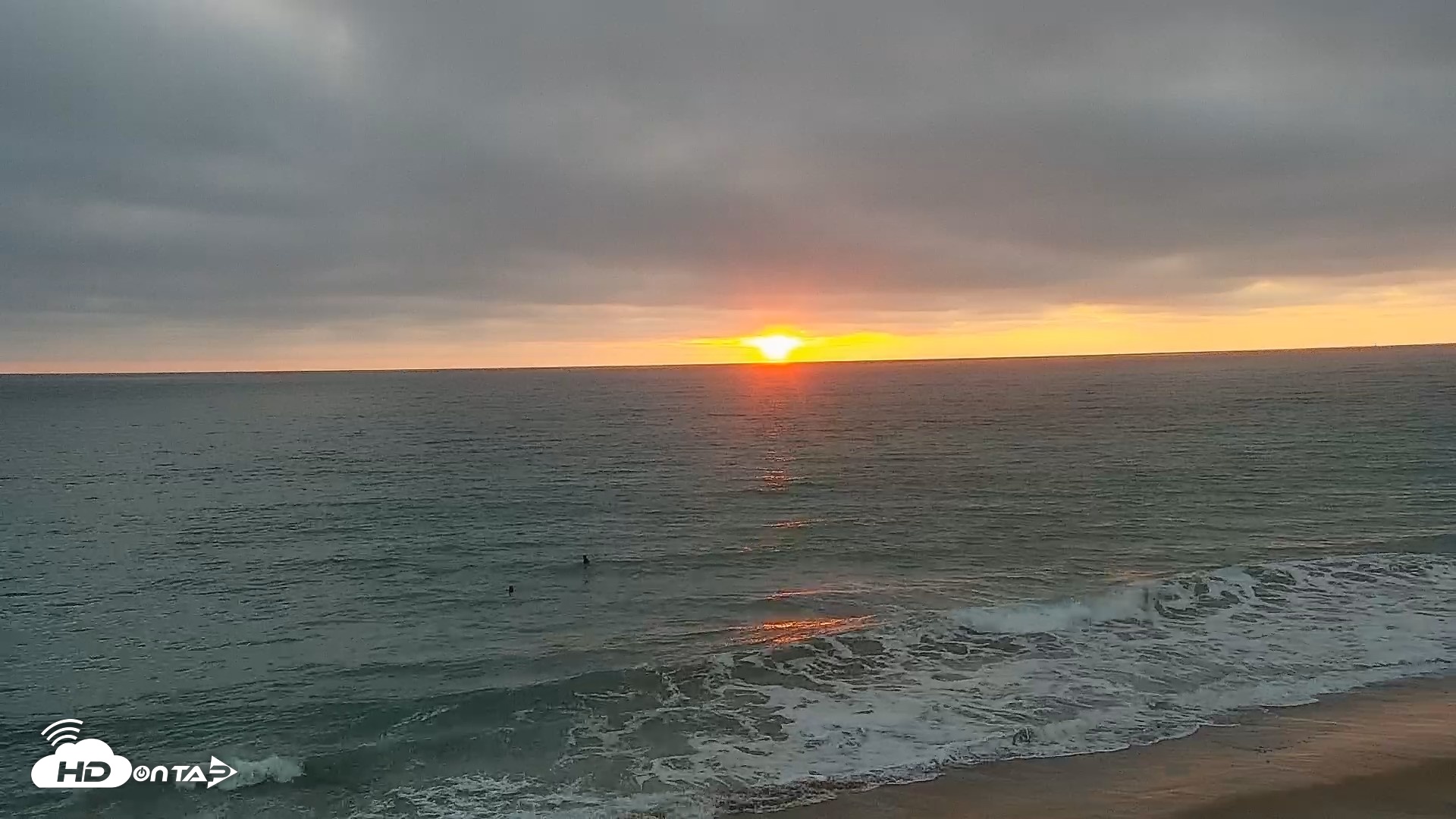 Snapshot of Carlsbad Beach Surf Live Webcam taken Sep 25, 2026, 6:38pm PDT