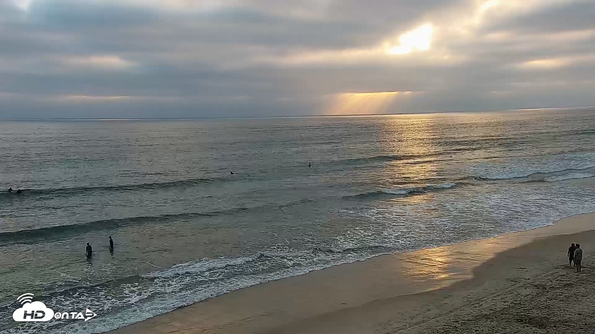 Snapshot of Carlsbad Beach Surf Live Webcam taken May 9, 2026, 7:11pm PDT