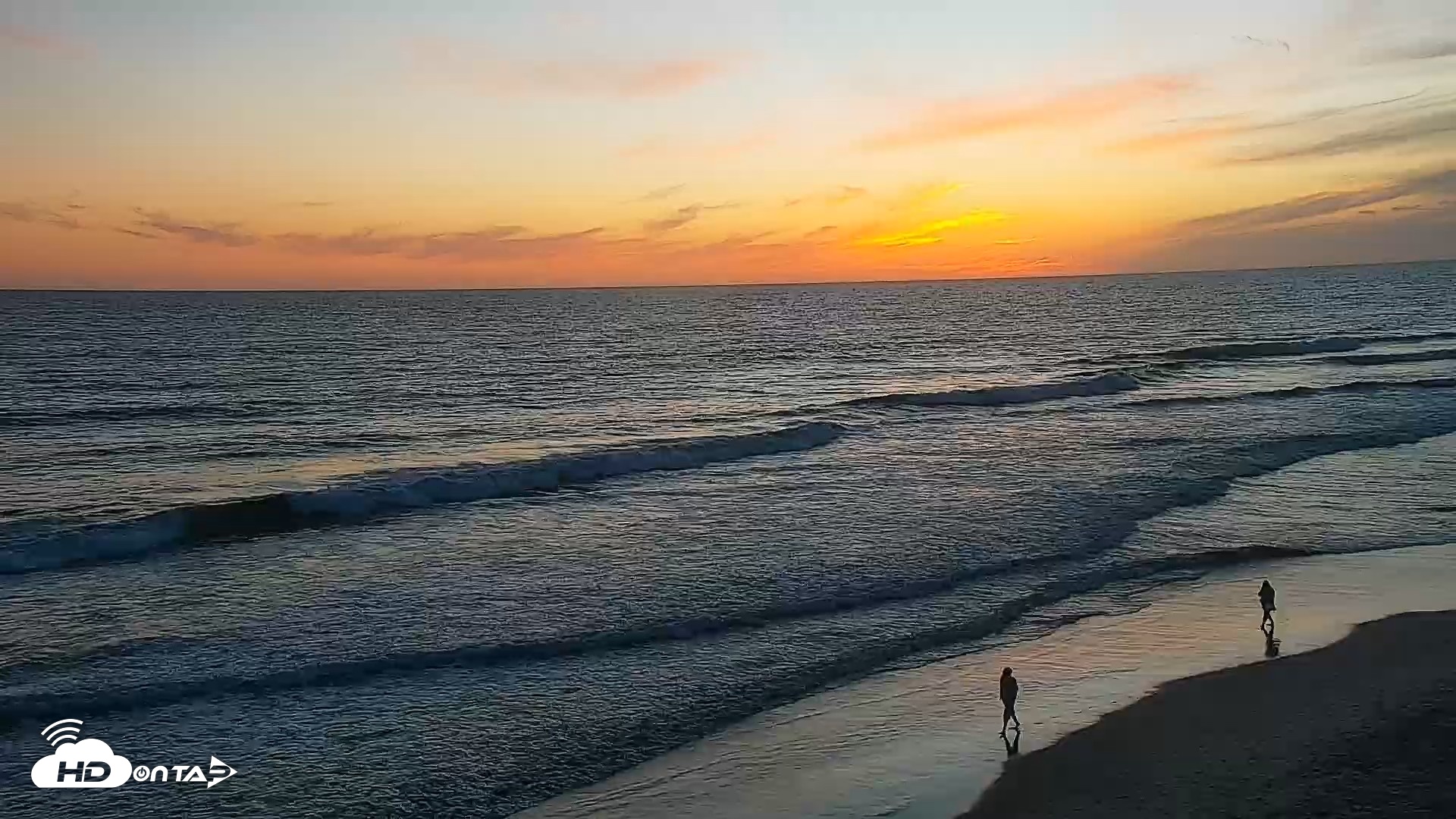 Snapshot of Carlsbad Beach Surf Live Webcam taken Apr 23, 2026, 7:34pm PDT