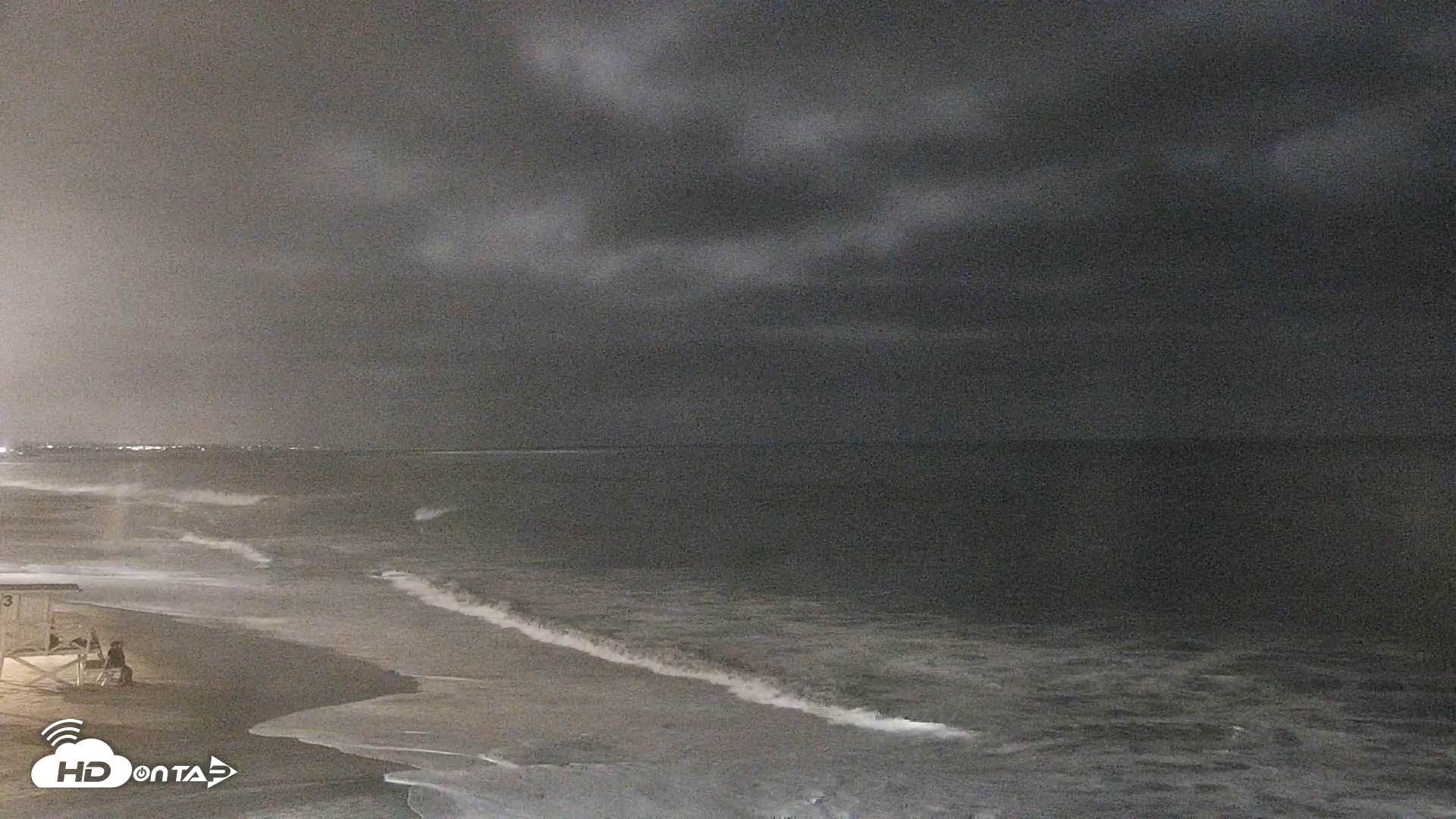 Snapshot of Carlsbad Beach Surf Live Webcam taken Jul 27, 2026, 10:44pm PDT