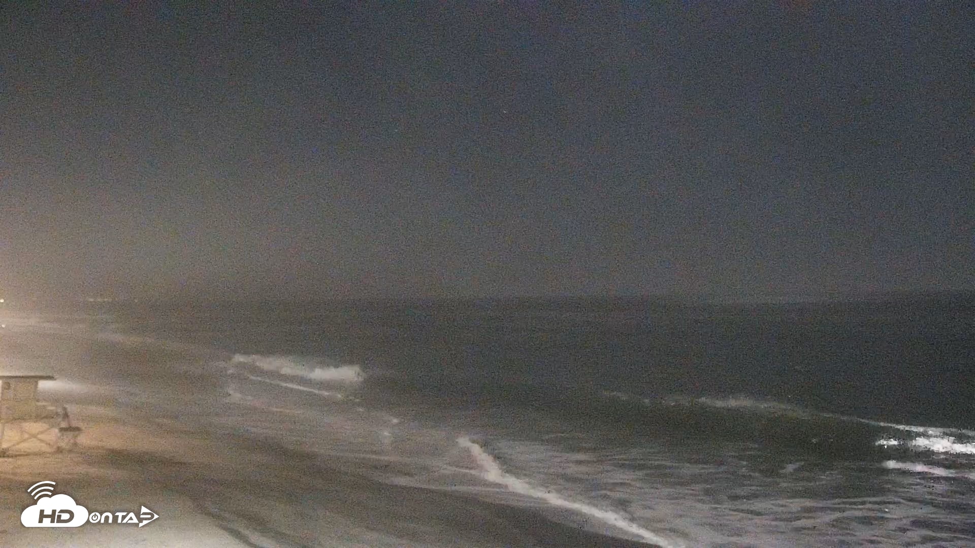 Snapshot of Carlsbad Beach Surf Live Webcam taken Aug 26, 2026, 12:11am PDT