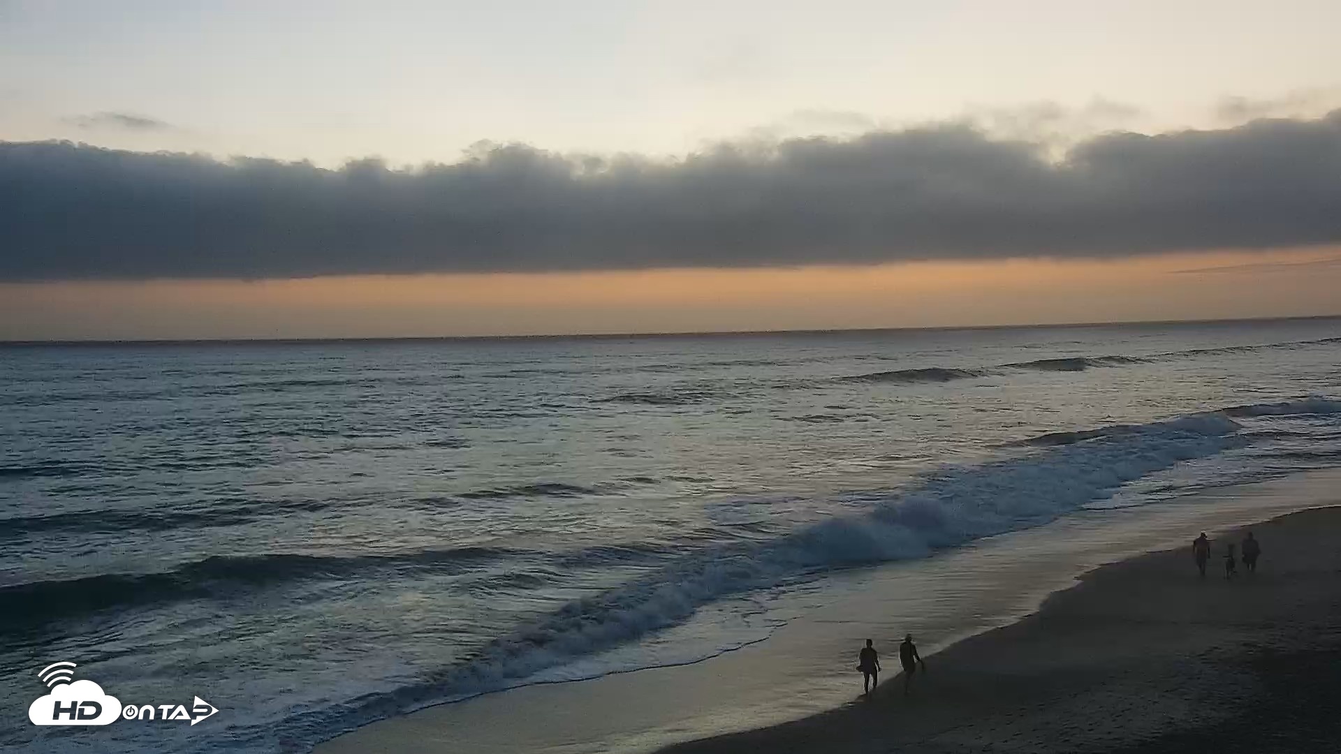 Snapshot of Carlsbad Beach Surf Live Webcam taken Aug 29, 2026, 7:36pm PDT