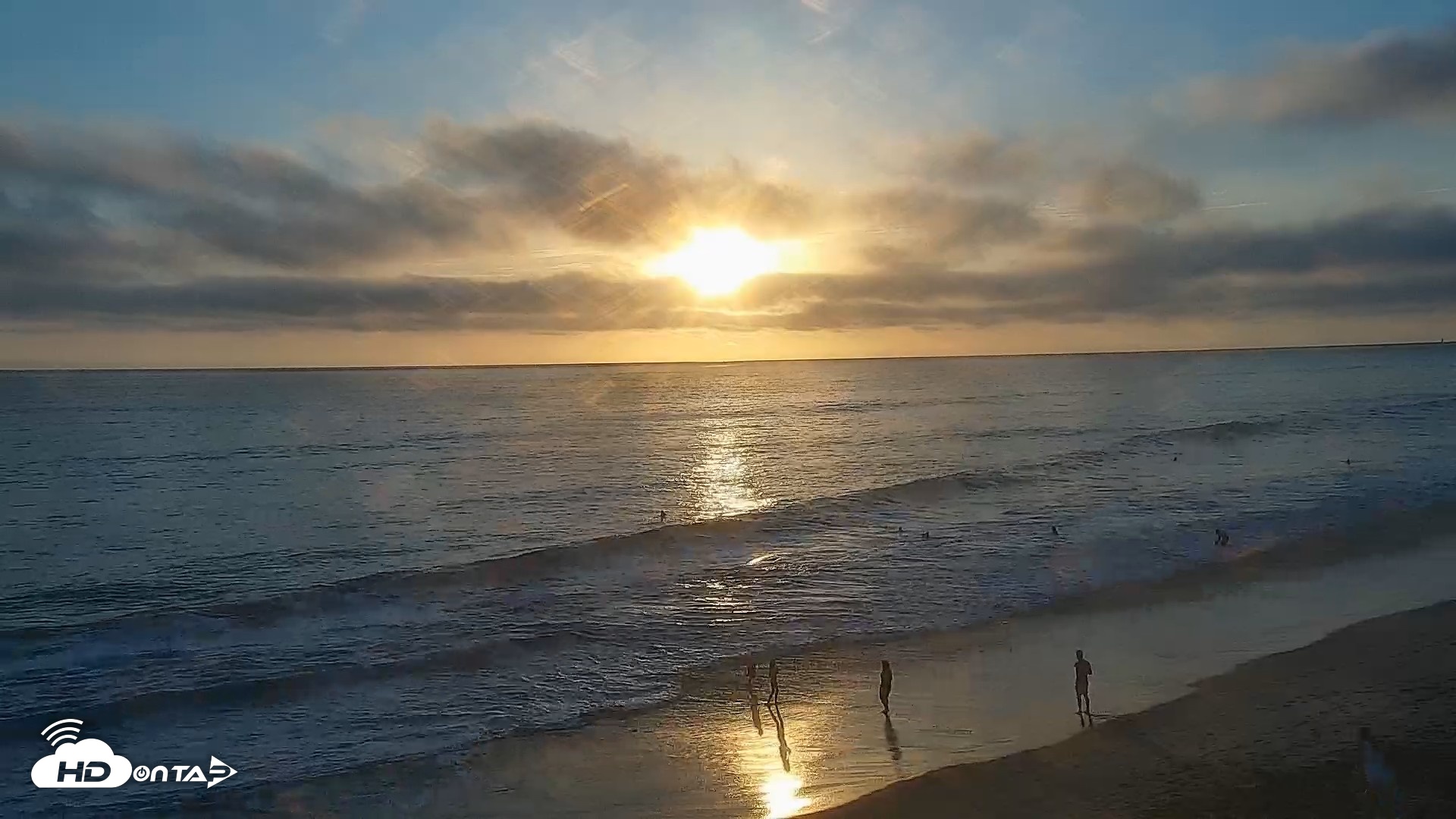 Snapshot of Carlsbad Beach Surf Live Webcam taken Aug 28, 2026, 6:59pm PDT