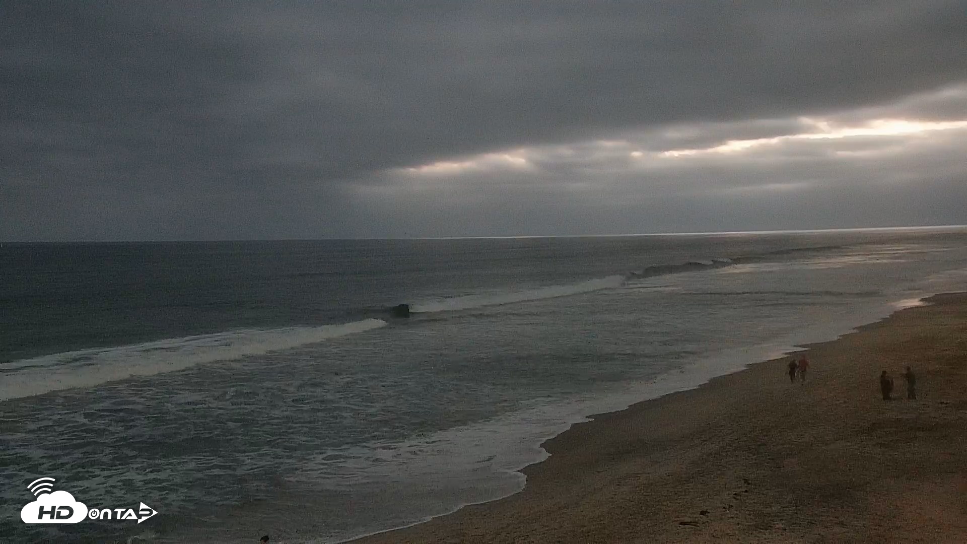 Snapshot of Carlsbad Beach Surf Live Webcam taken Jun 6, 2026, 8:28pm PDT