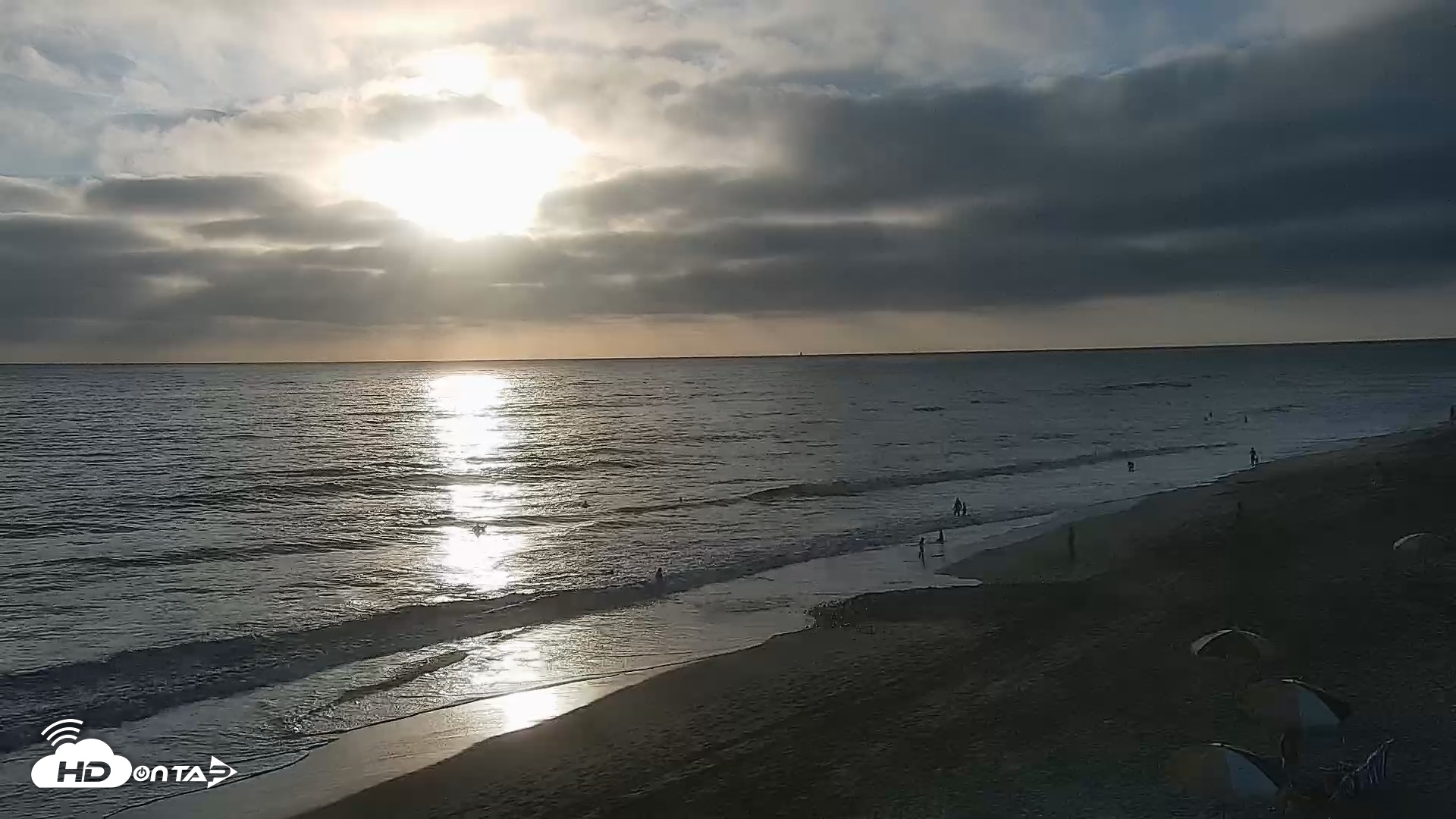 Snapshot of Carlsbad Beach Surf Live Webcam taken Aug 18, 2026, 6:53pm PDT
