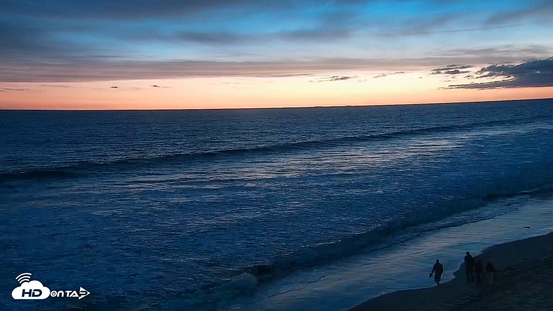 Snapshot of Carlsbad Beach Surf Live Webcam taken Apr 20, 2026, 7:55pm PDT
