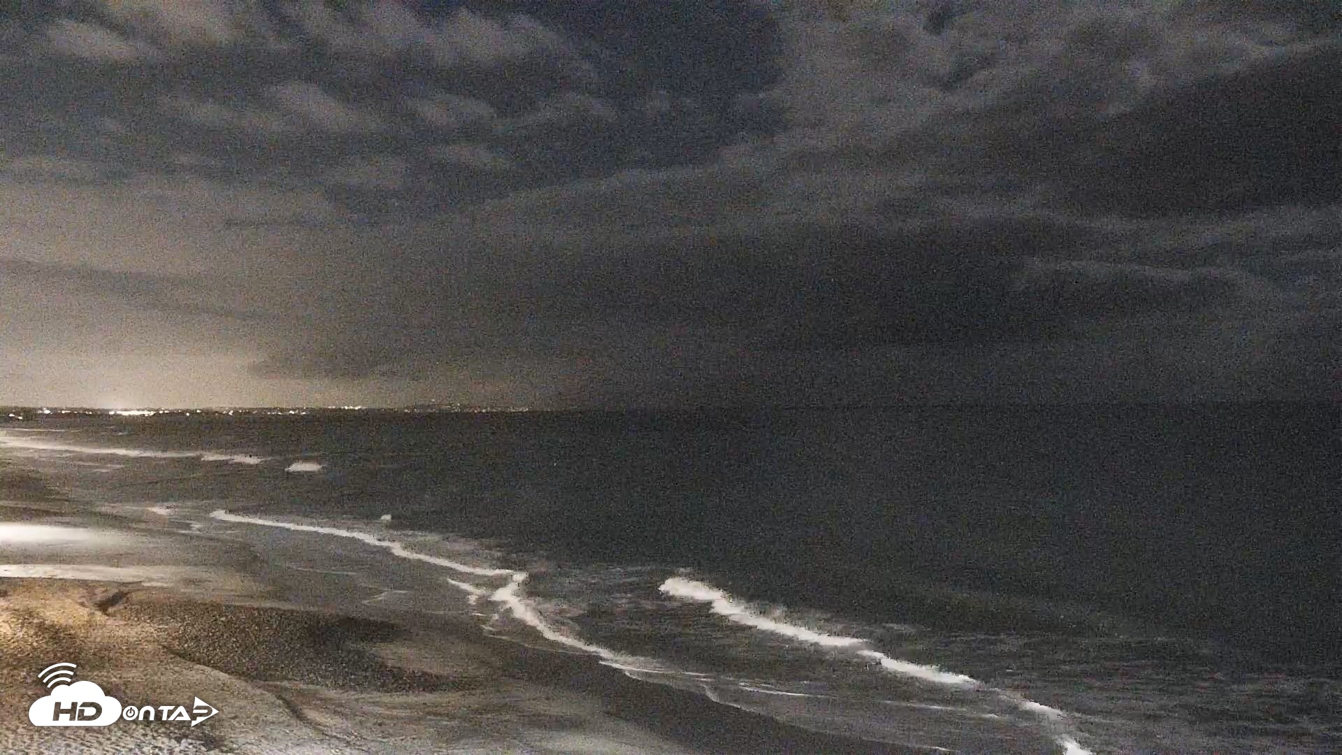 Snapshot of Carlsbad Beach Surf Live Webcam taken Sep 21, 2026, 11:10pm PDT