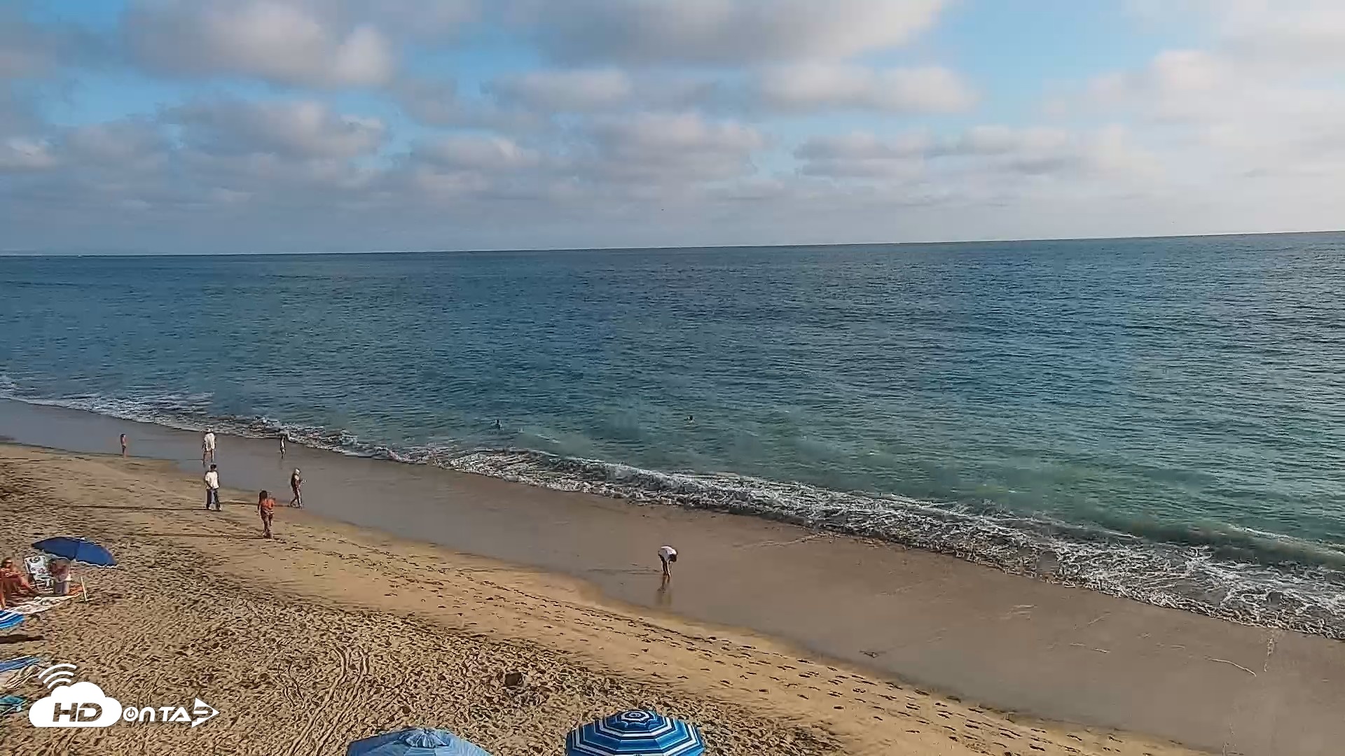 Snapshot of Carlsbad Beach Surf Live Webcam taken Aug 11, 2026, 6:16pm PDT