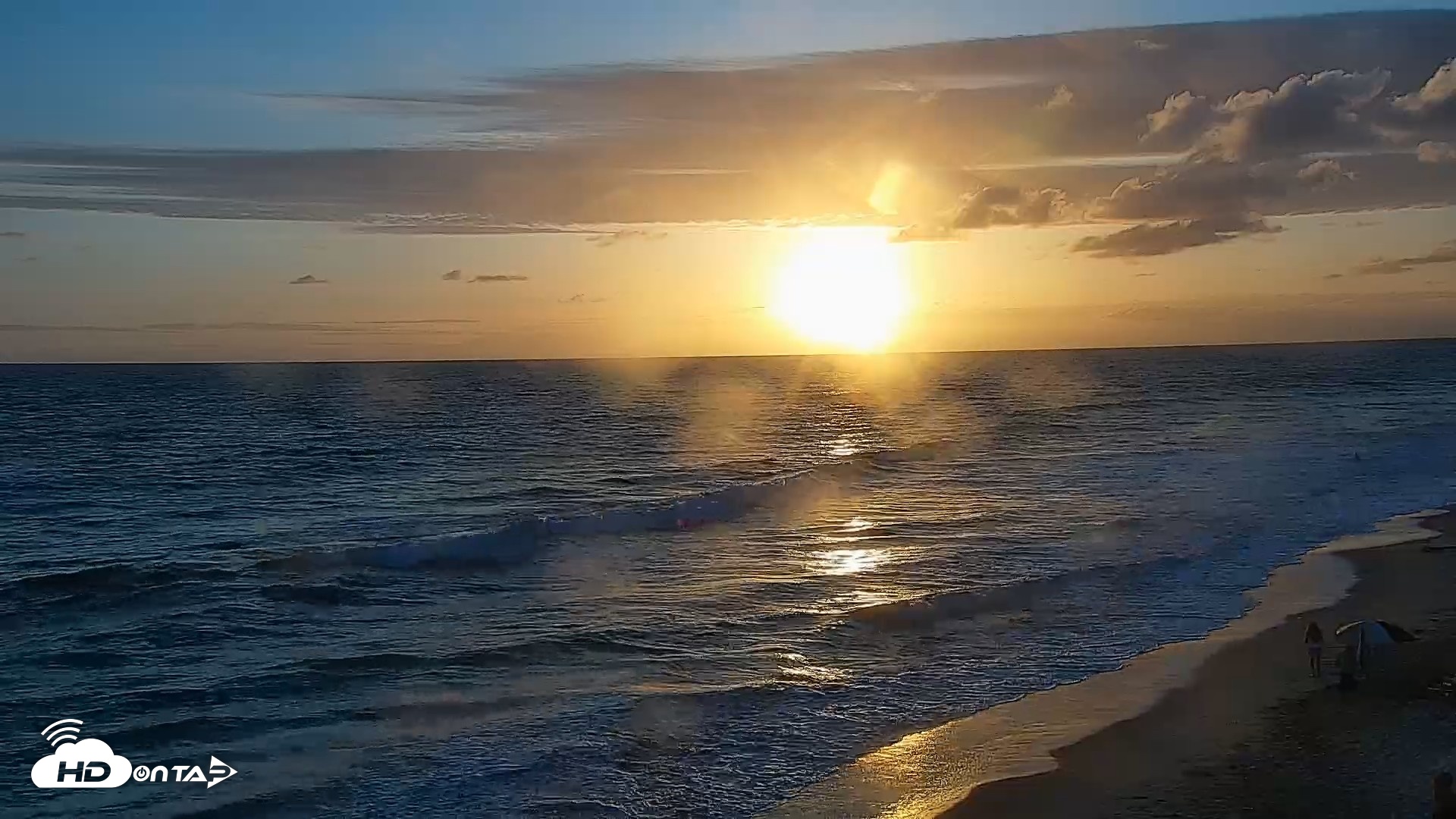 Snapshot of Carlsbad Beach Surf Live Webcam taken May 28, 2026, 7:38pm PDT
