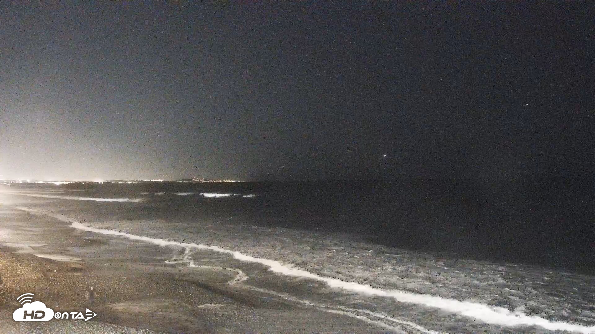 Snapshot of Carlsbad Beach Surf Live Webcam taken Oct 14, 2026, 7:46pm PDT
