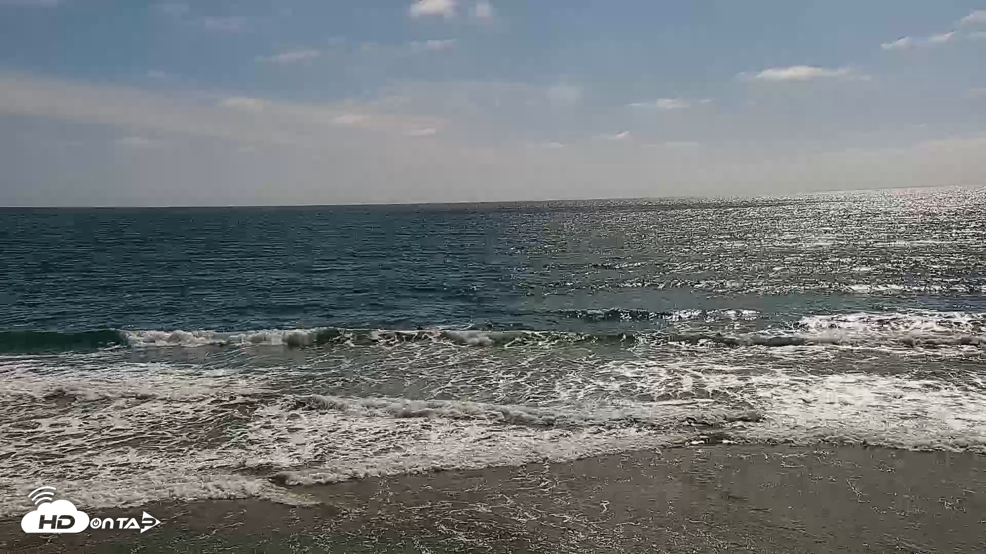 Snapshot of Carlsbad Beach Surf Live Webcam taken Apr 24, 2026, 3:45pm PDT
