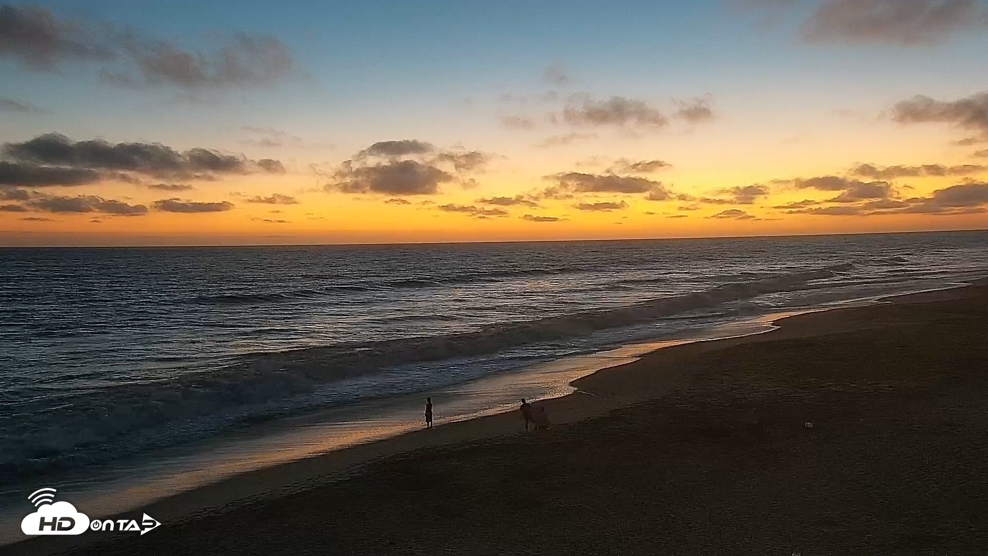 Snapshot of Carlsbad Beach Surf Live Webcam taken Jul 6, 2026, 8:35pm PDT