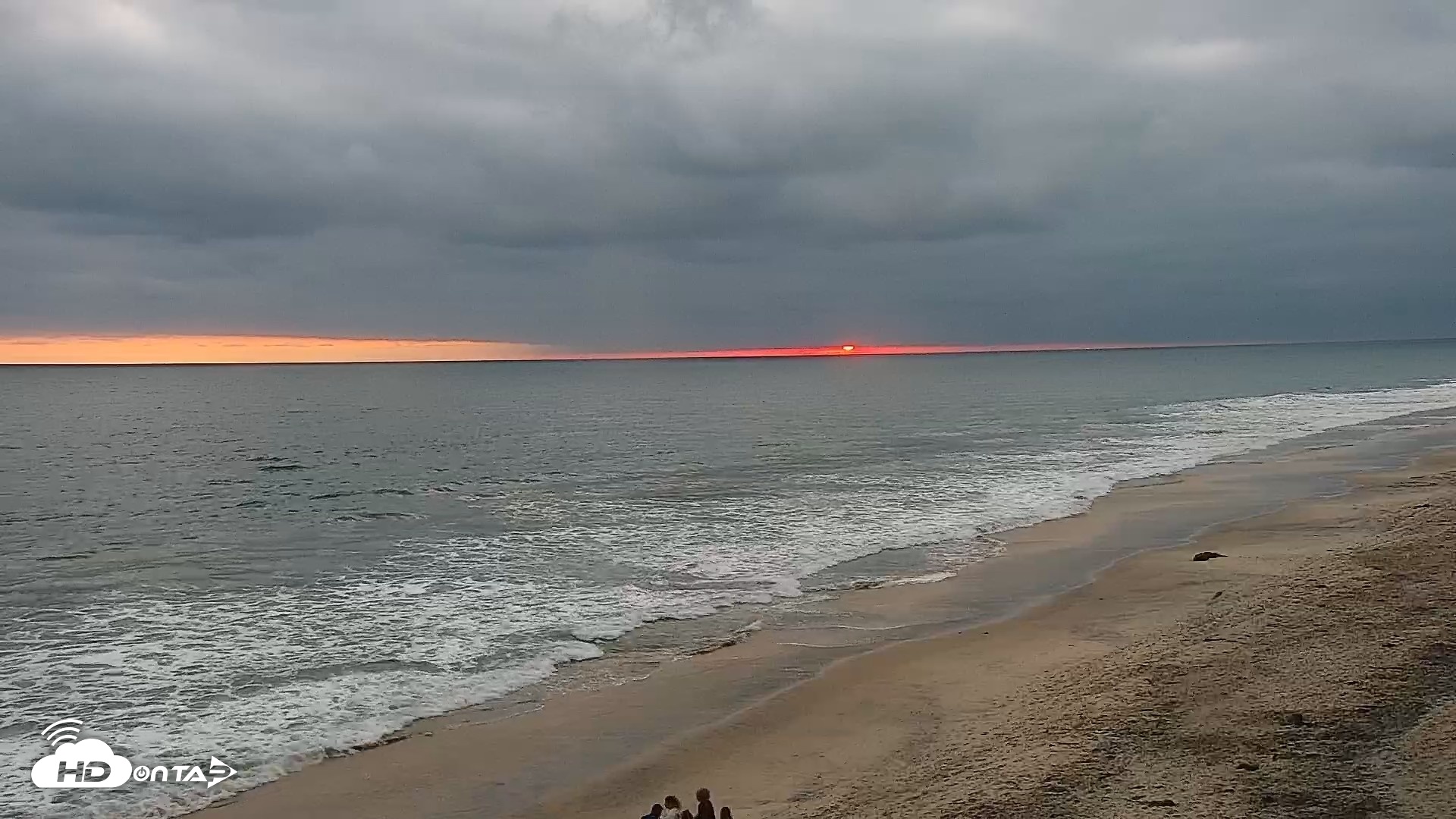 Snapshot of Carlsbad Beach Surf Live Webcam taken May 23, 2026, 7:47pm PDT