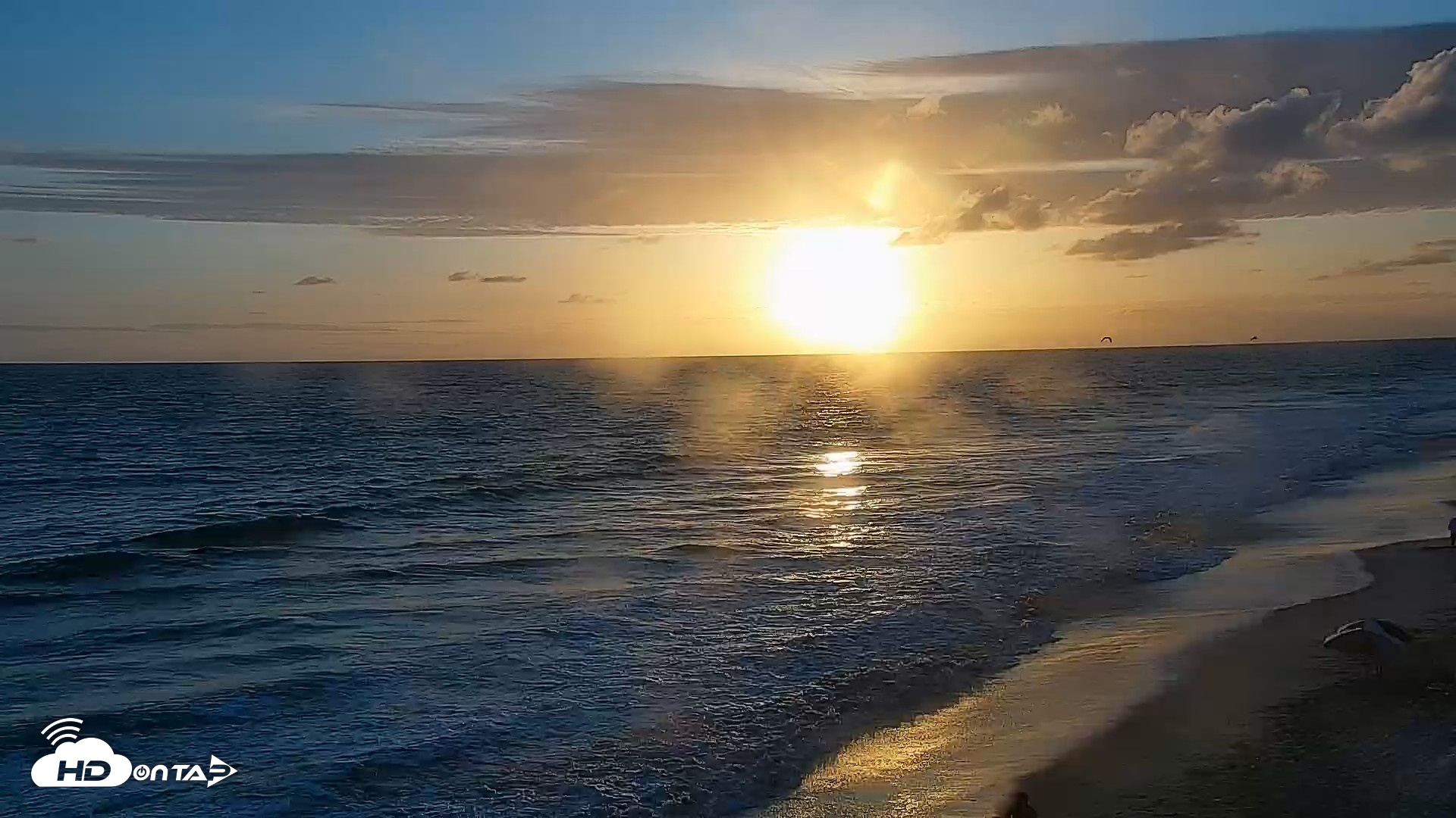 Snapshot of Carlsbad Beach Surf Live Webcam taken May 28, 2026, 7:37pm PDT