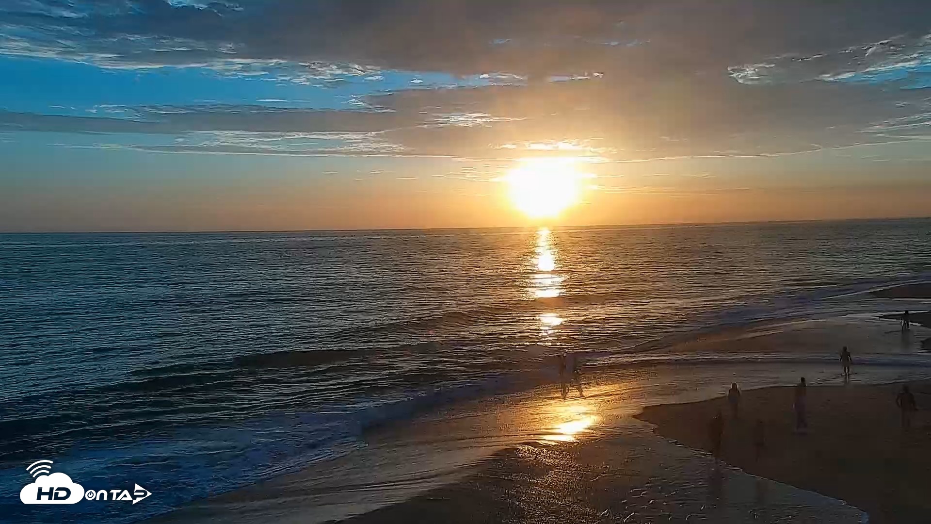 Snapshot of Carlsbad Beach Surf Live Webcam taken Jul 12, 2026, 7:48pm PDT